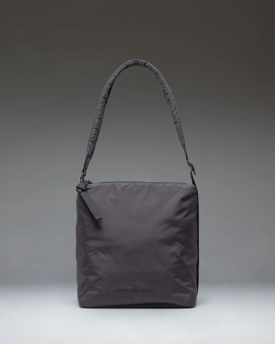 Herschel Cloudform Small tote svart polstret