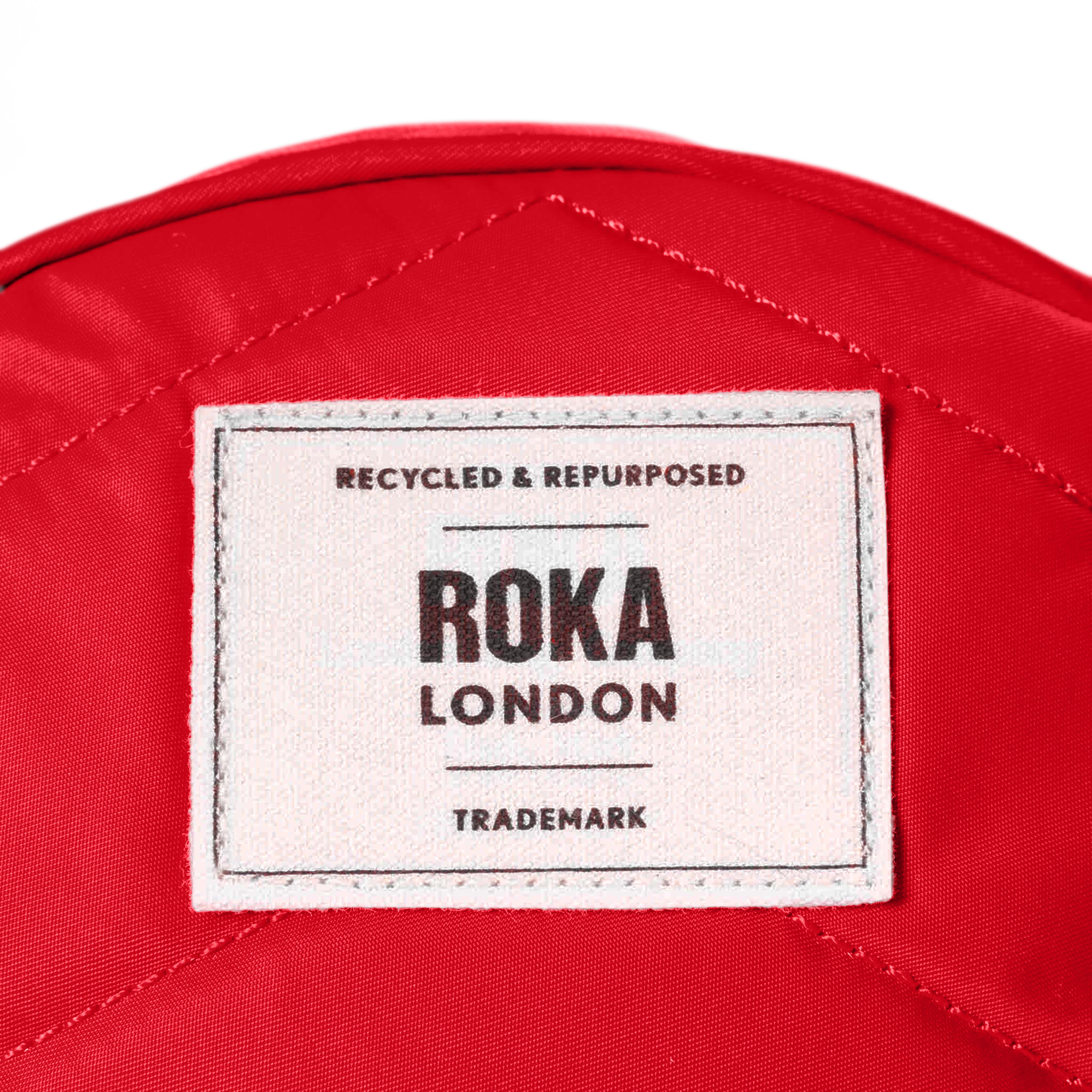 Roka London Paddington Small skulderveske 4,1L cranberry