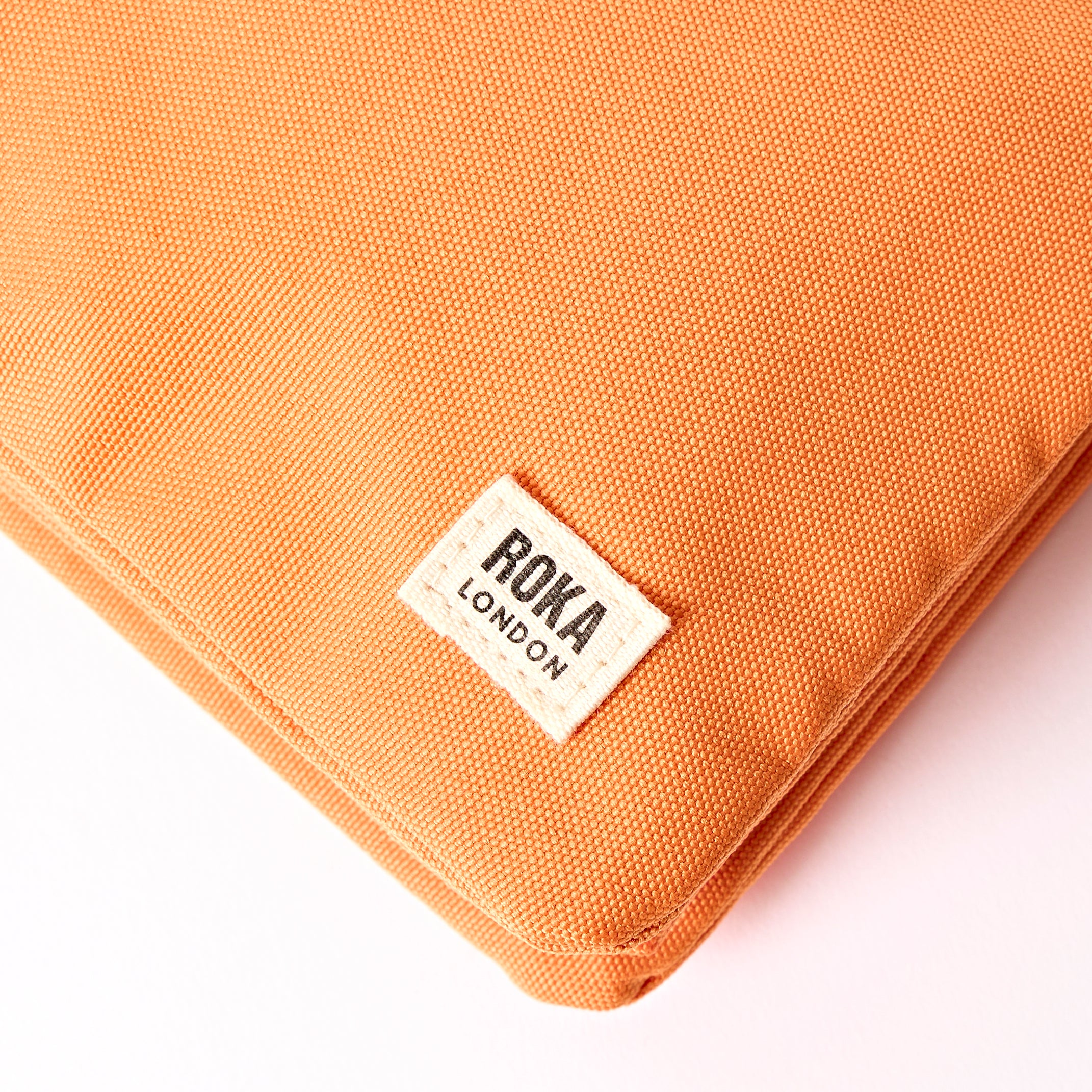 Roka London Carnaby crossbody XL oransje 0,5 liter