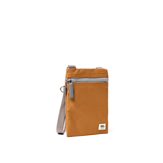 Roka London Chelsea Pocket sling biscuit extra small 0,3 liter