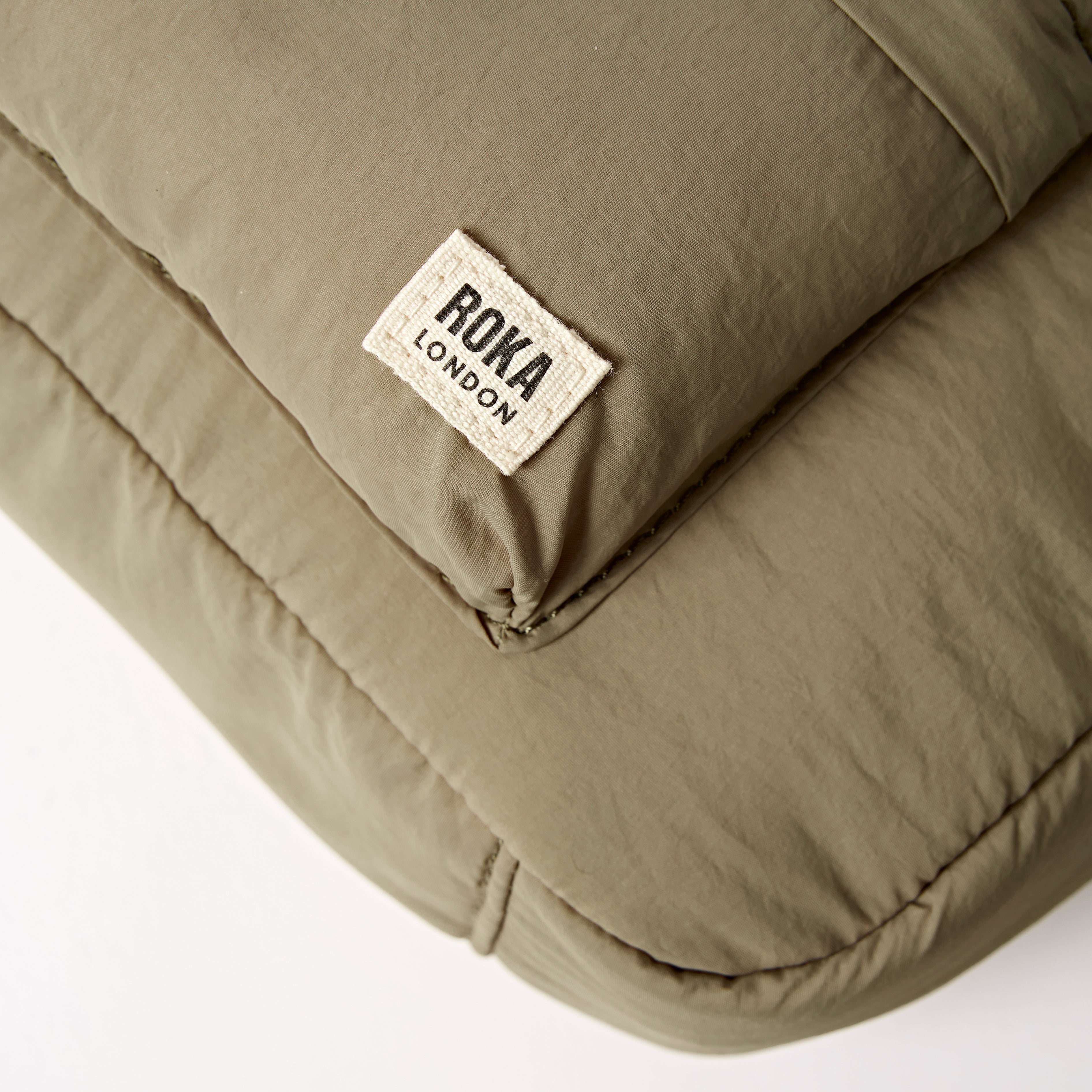 Roka London Belsize Small håndveske Taupe puffy