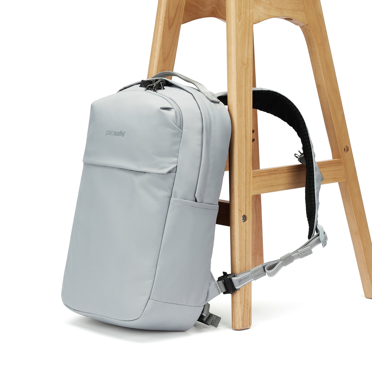 Pacsafe V 20L byryggsekk svart tyverisikker