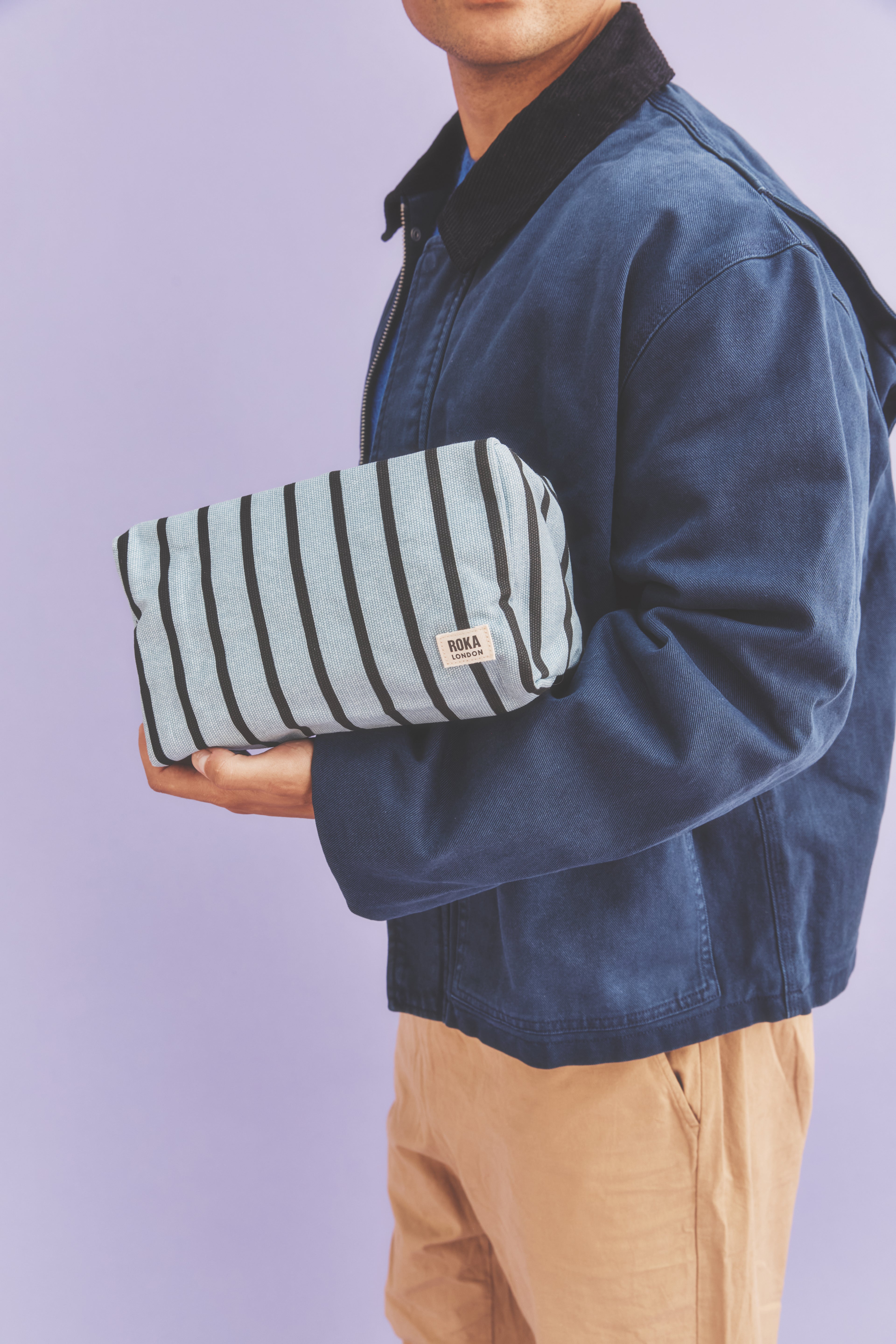 Roka London Maygrove toalettmappe blue stripe small 4,8 L