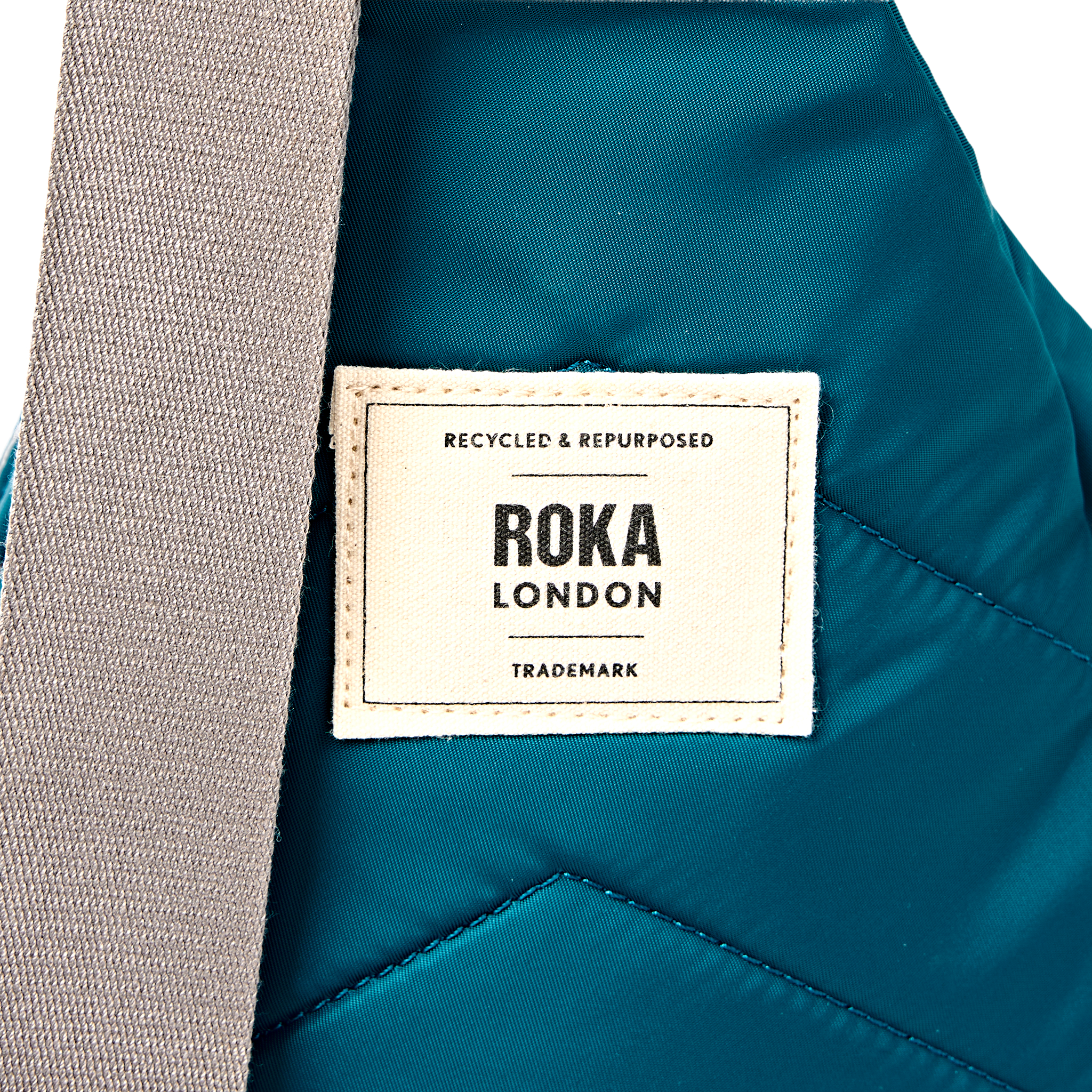 Roka London Willesden crossbodyveske Large North Sea 5 liter
