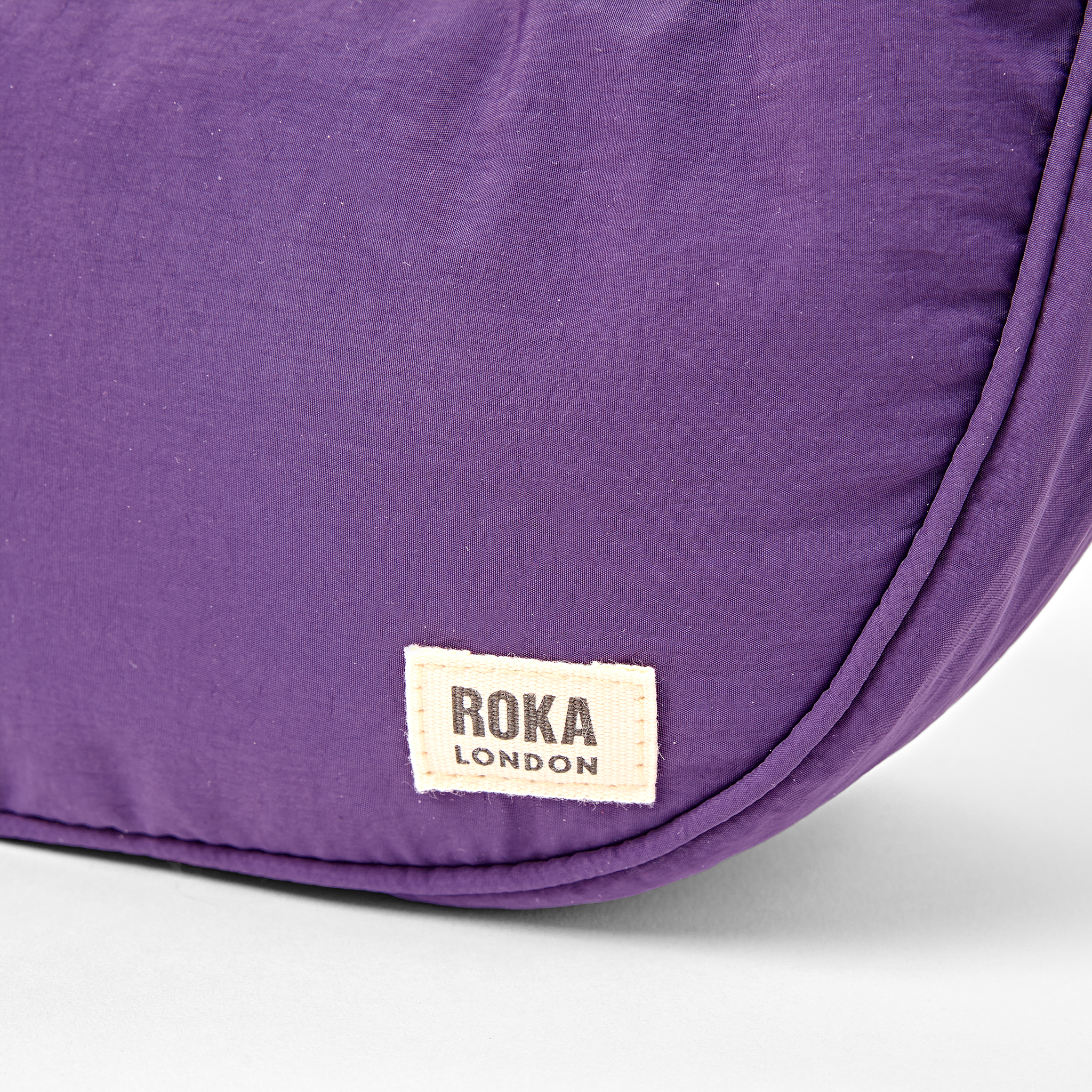Roka London Farringdon crossbody Gothic Grape small vattert