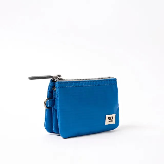 Roka London Carnaby lommebok malibu blue small 0,2 liter glidelås