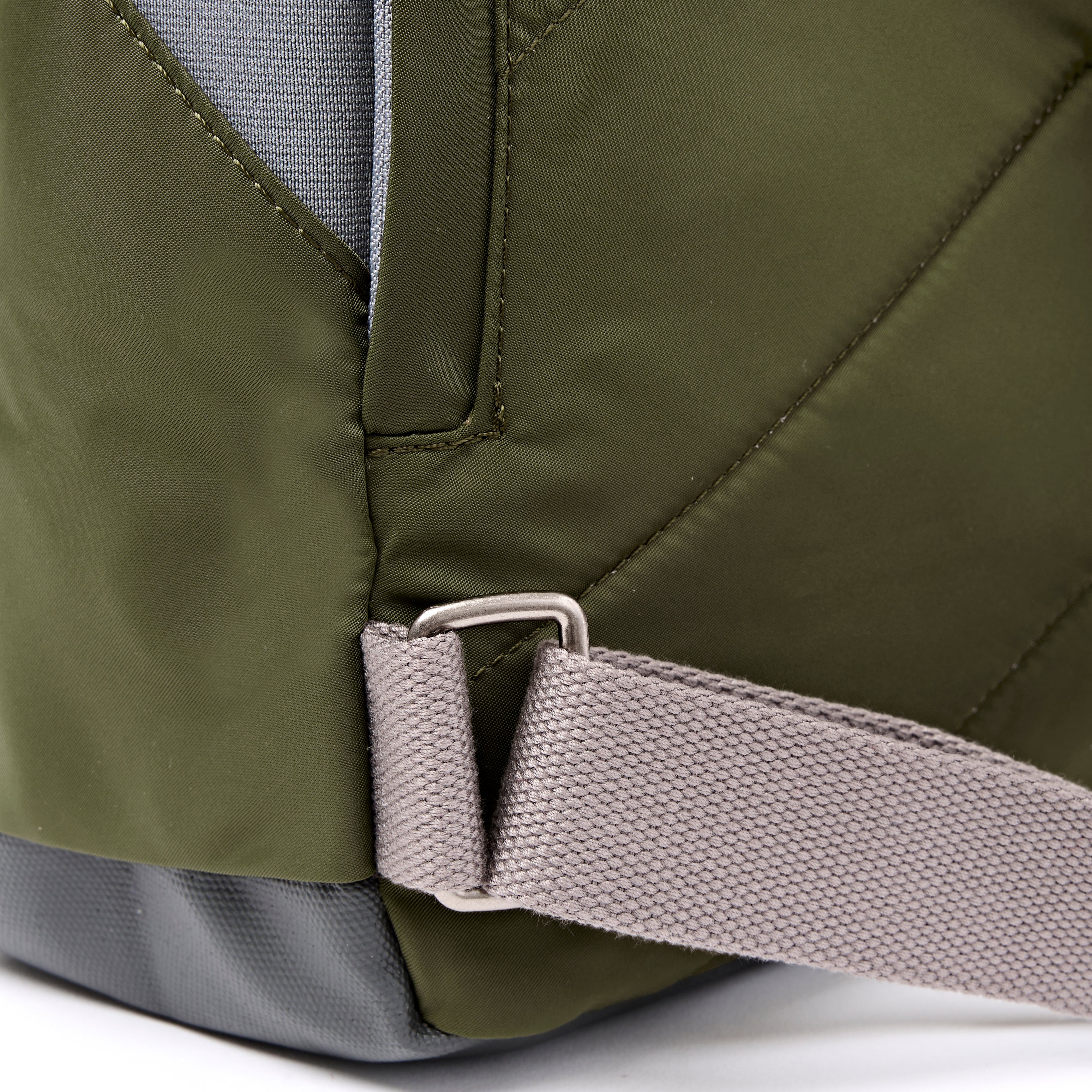 Roka London Canfield rolltop ryggsekk military 9,8/16,4 liter