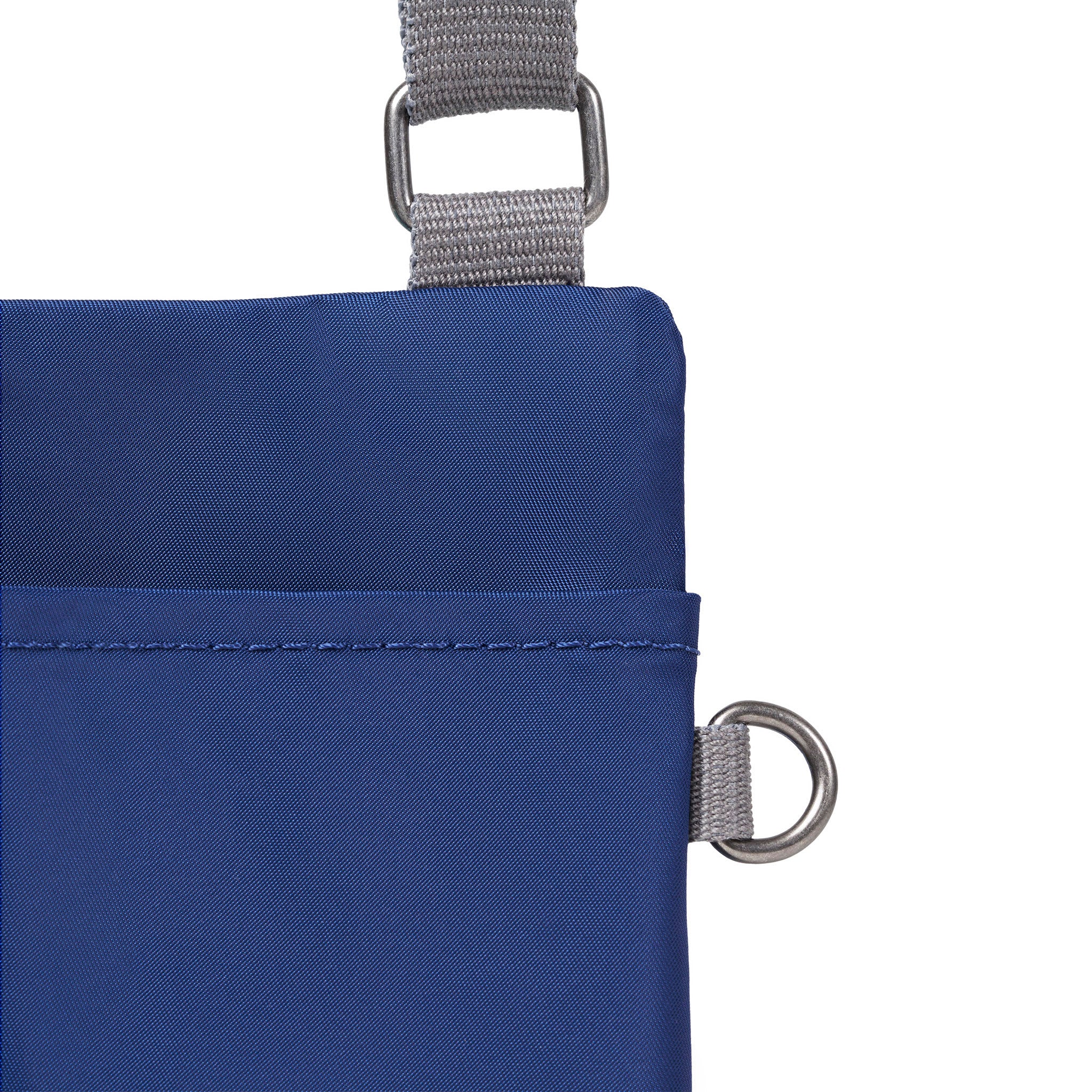 Roka London Chelsea XS mobilveske Crisp Blue nylon
