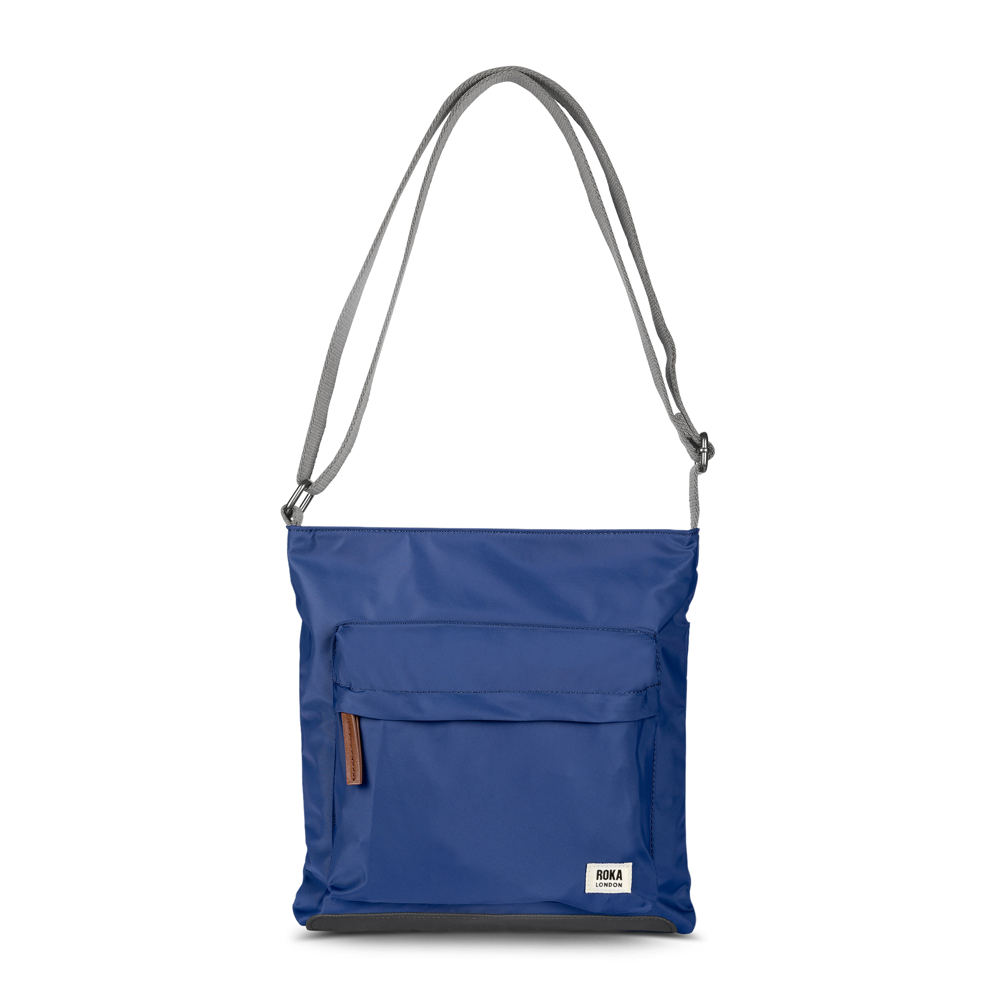 Roka London Kennington skulderveske Burnt Blue Medium resirkulert