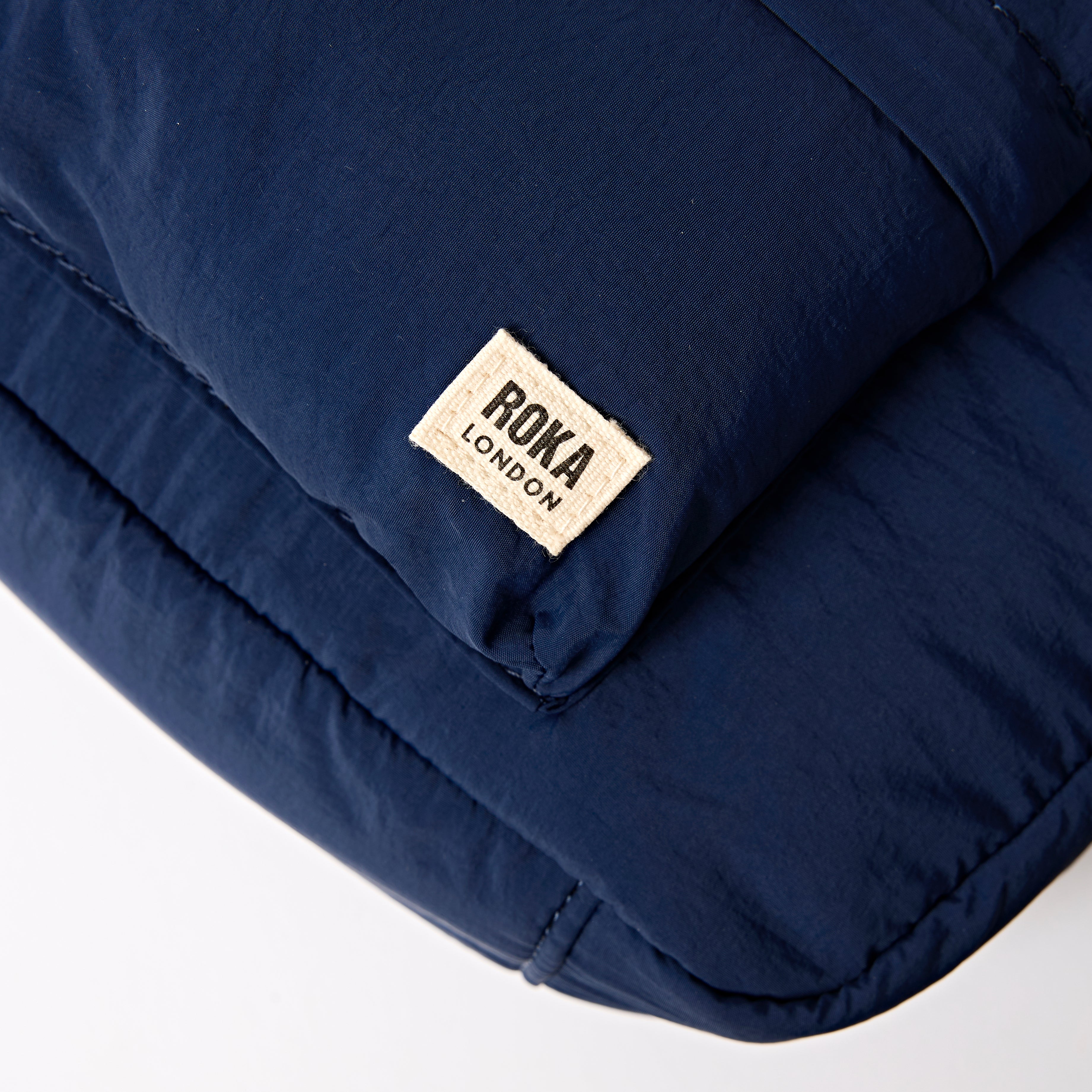 Roka London Belsize Small håndveske midnight vanntett