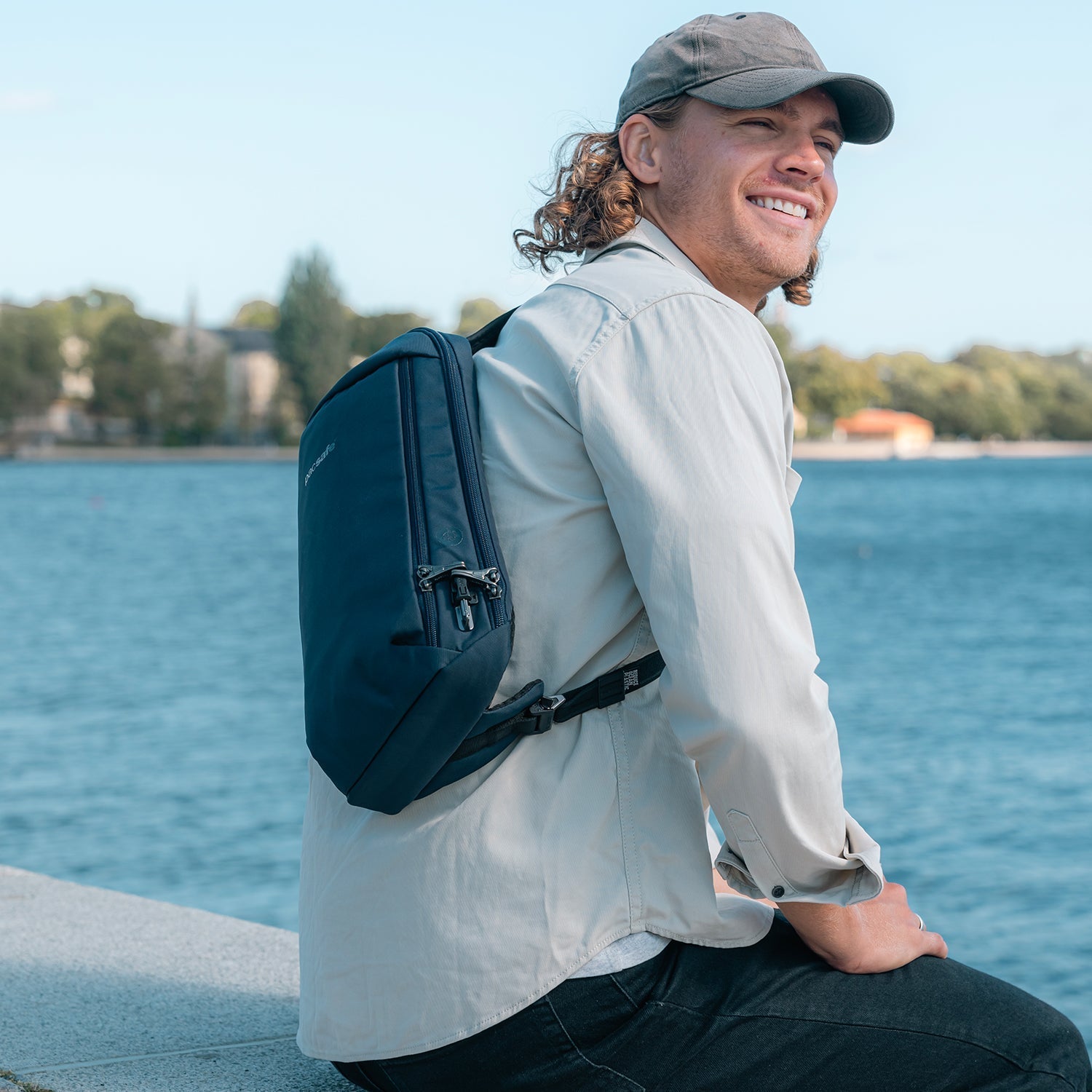 Pacsafe V Tech Sling slingsekk Ocean kuttsikker 10 liter