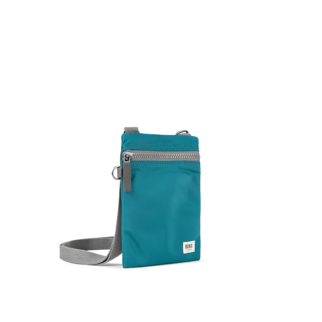 Roka London Chelsea Pocket Sling skulderveske marine 0,3 liter