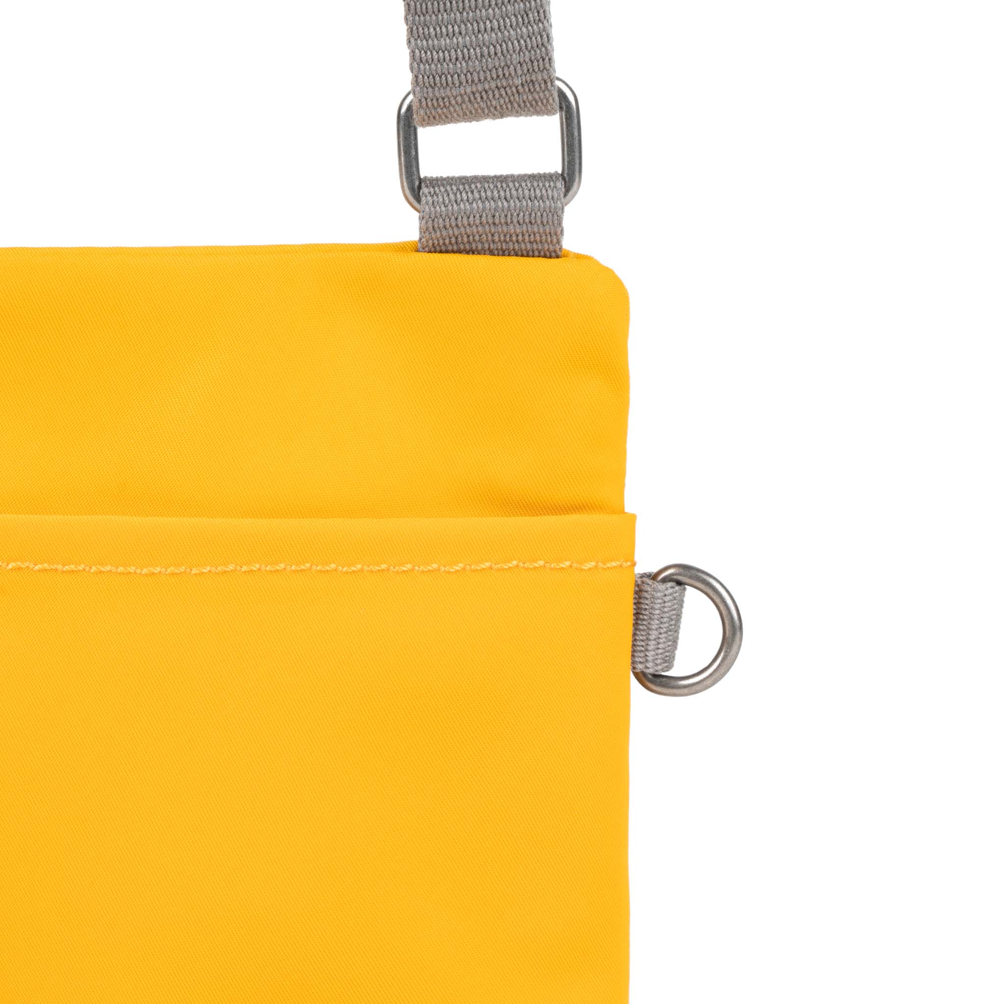 Roka Chelsea slingveske 0,3 liter Saffron XS