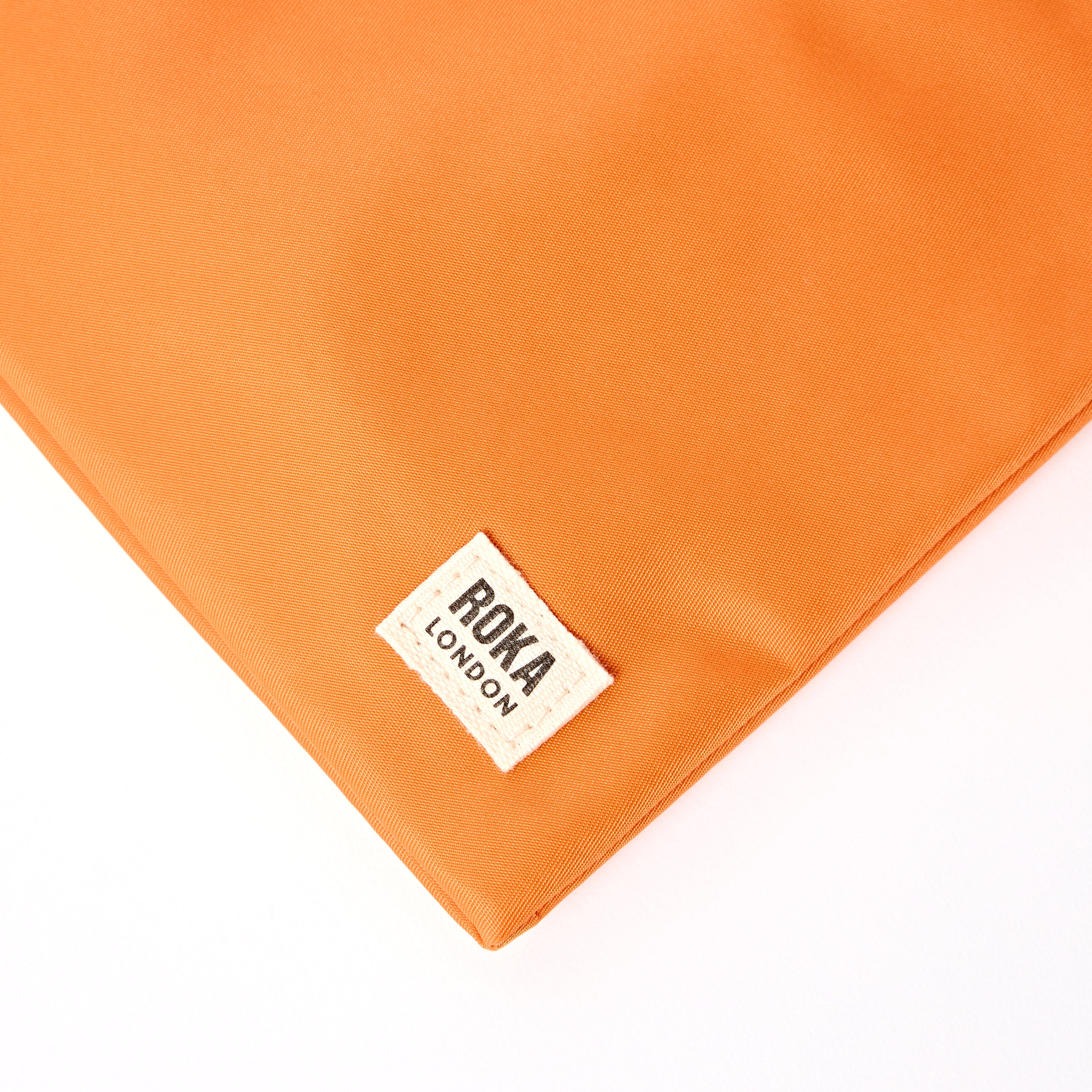 Roka London Stratford Small skulderveske Jaffa Orange 0,5 l