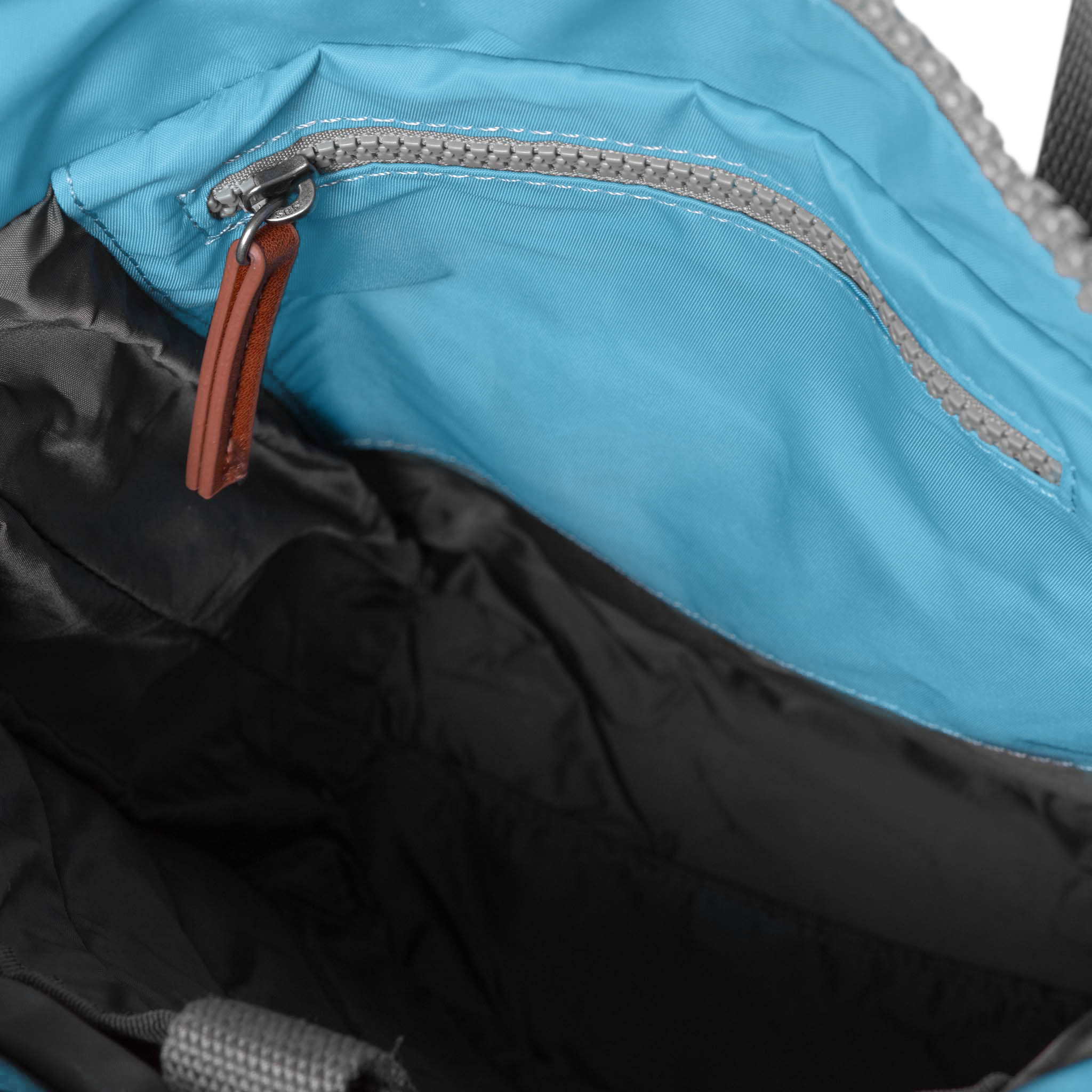 Roka London Bantry ryggsekk petrol medium 14,4 liter