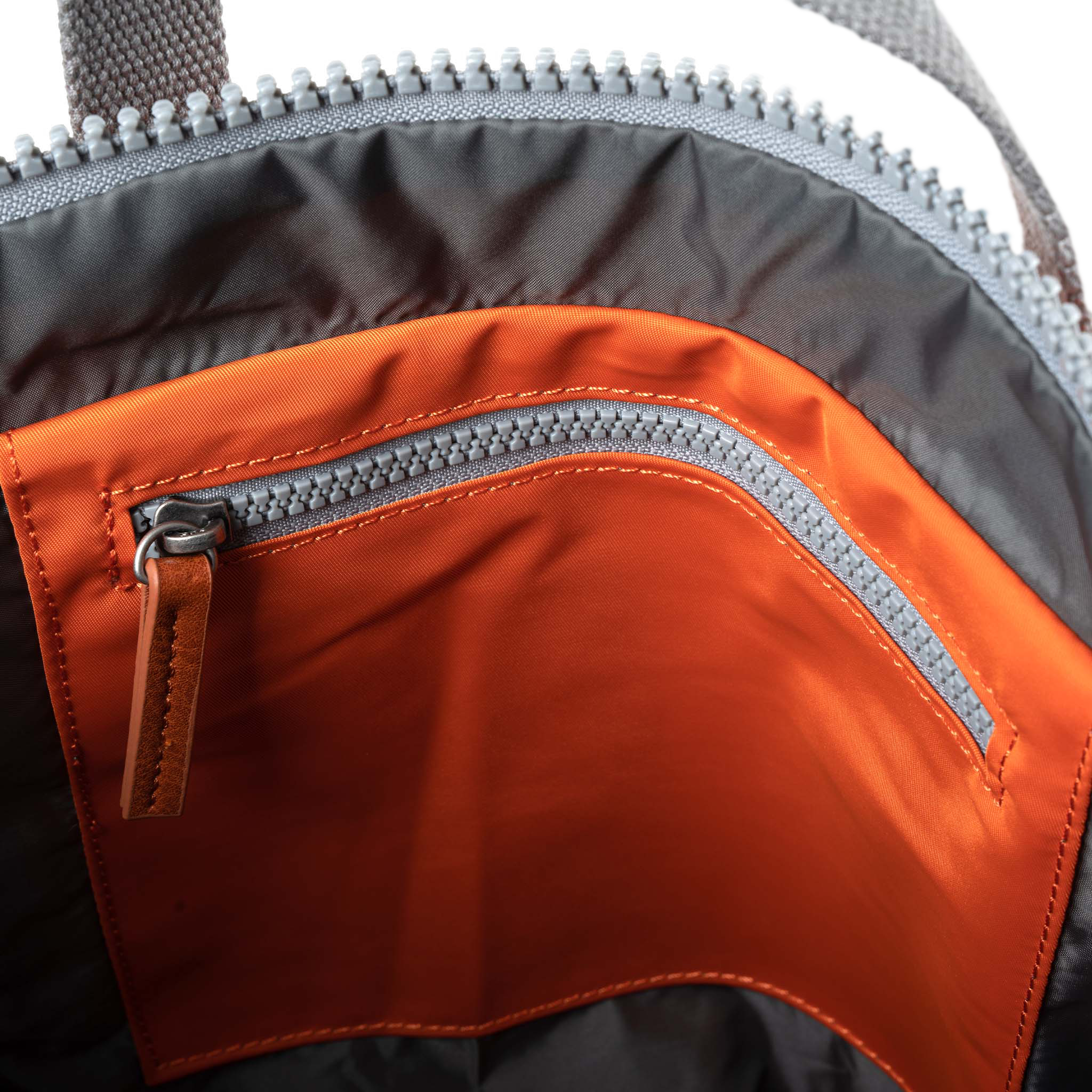 Roka London Bayswater Medium ryggsekk burnt orange 14,6 liter