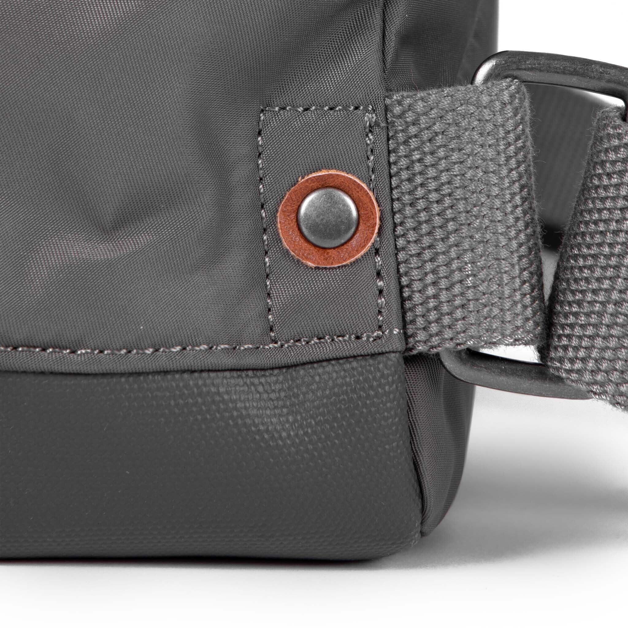 Roka London Bantry ryggsekk medium graphite 14 liter