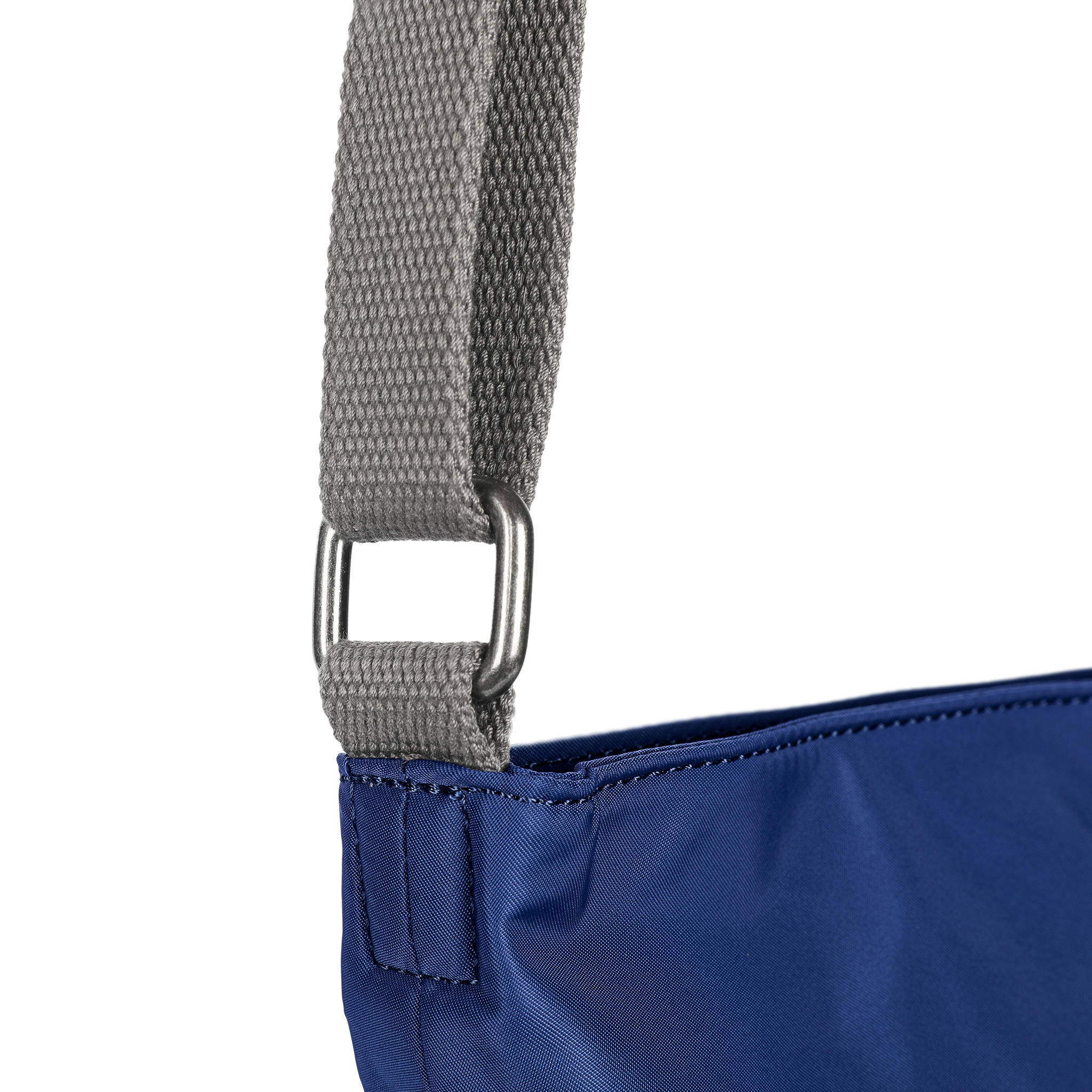 Roka London Kennington skulderveske Burnt Blue Medium resirkulert
