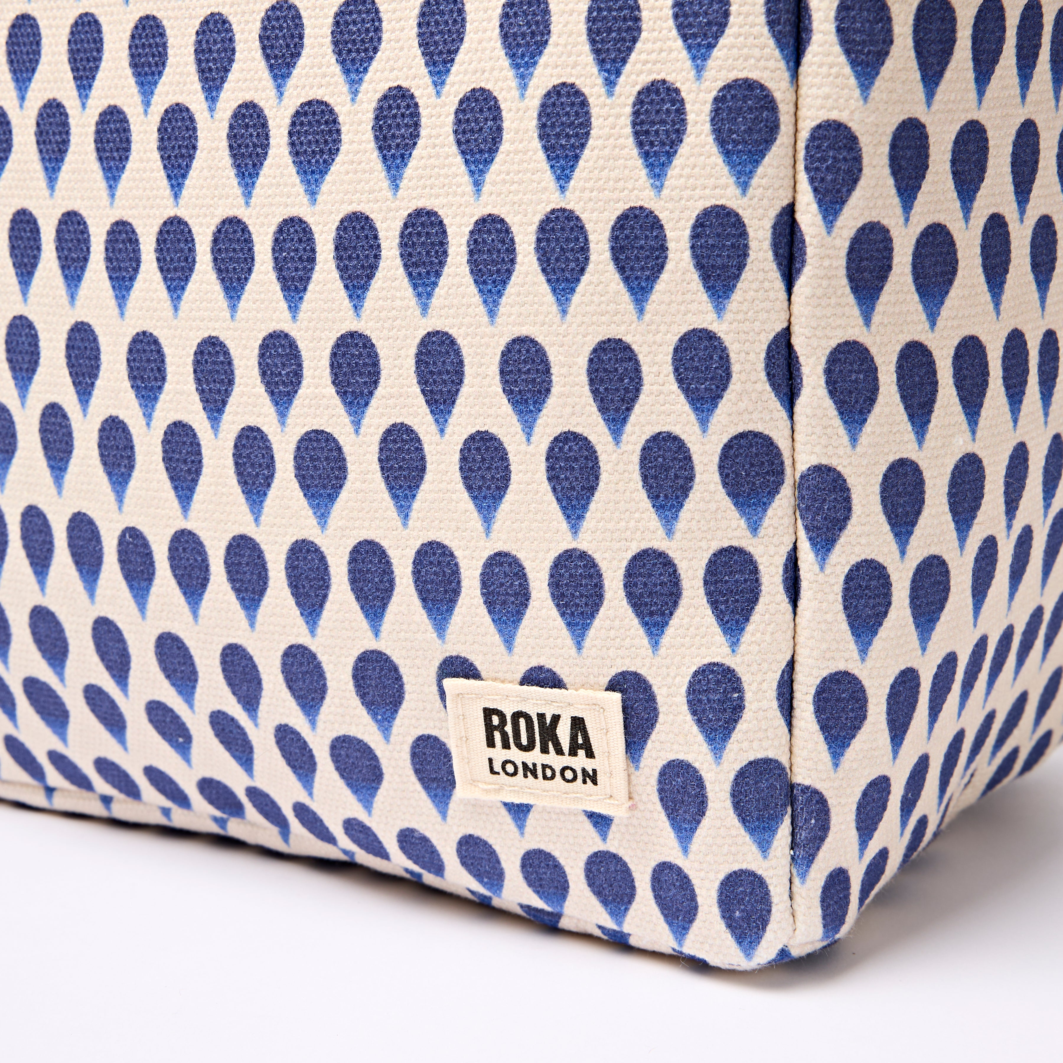 Roka London Hampstead lunsjveske Denim Rain isolert