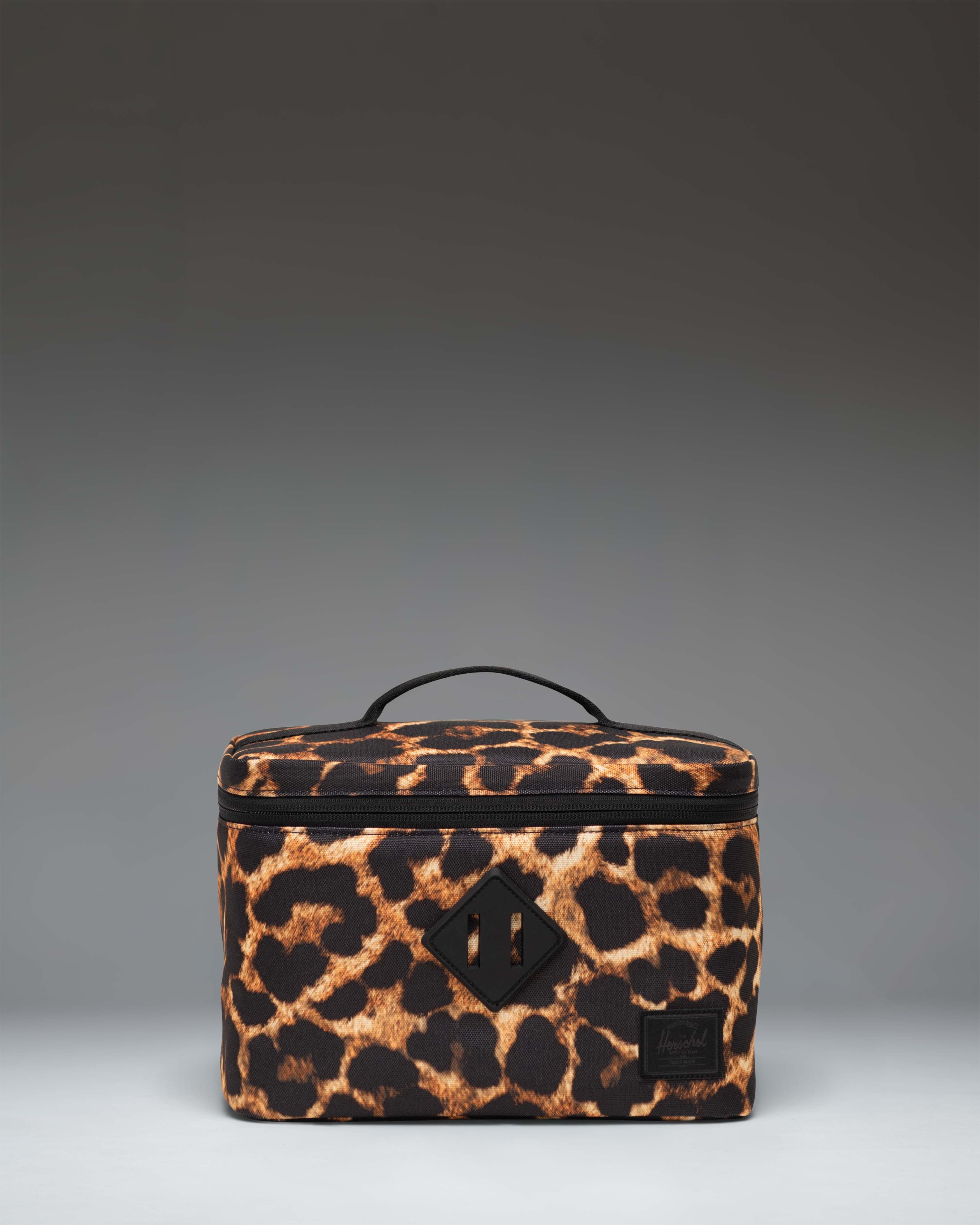 Herschel Heritage Lunch Box matboks svart isolert