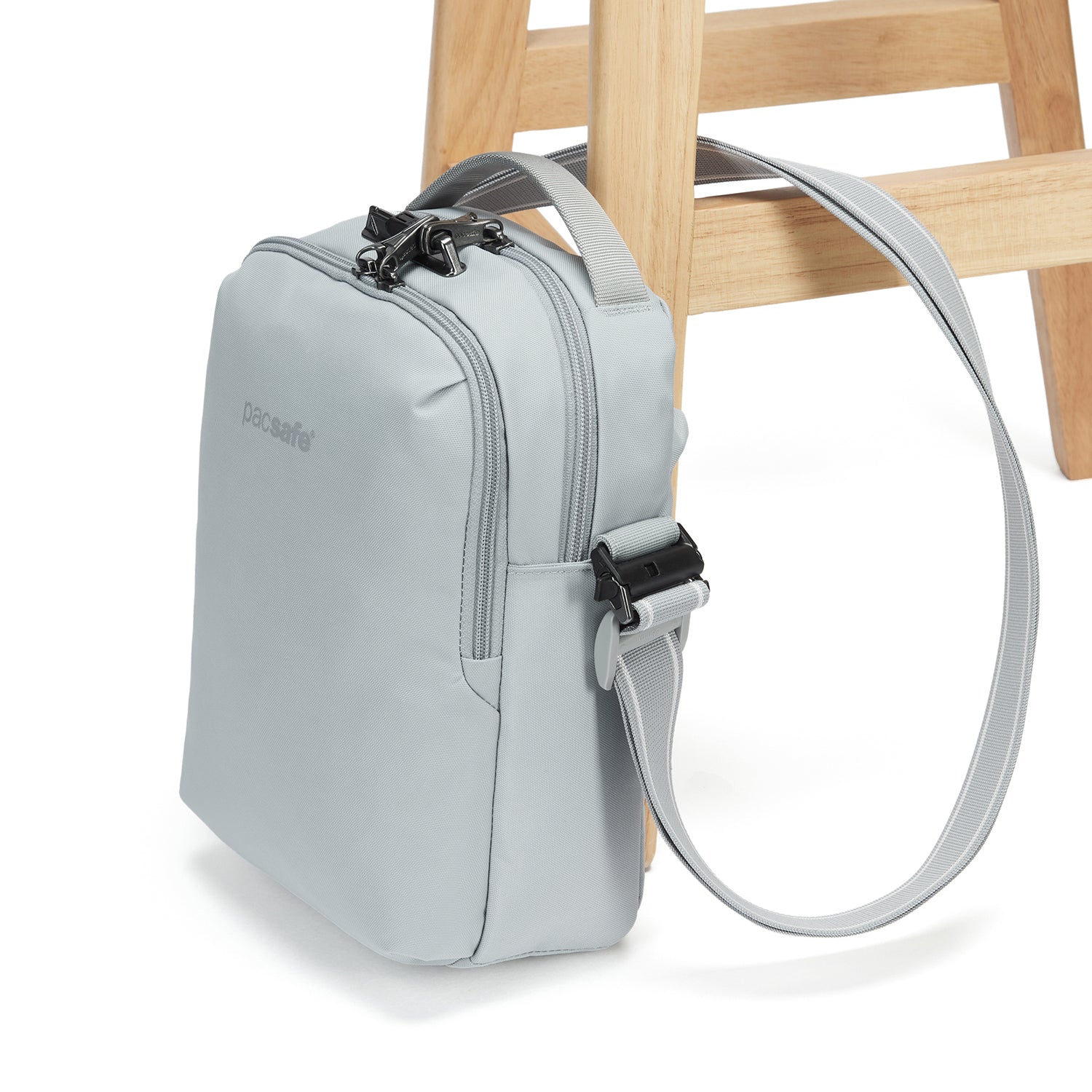 Pacsafe V Tour crossbody veske 11 tommer tyverisikker