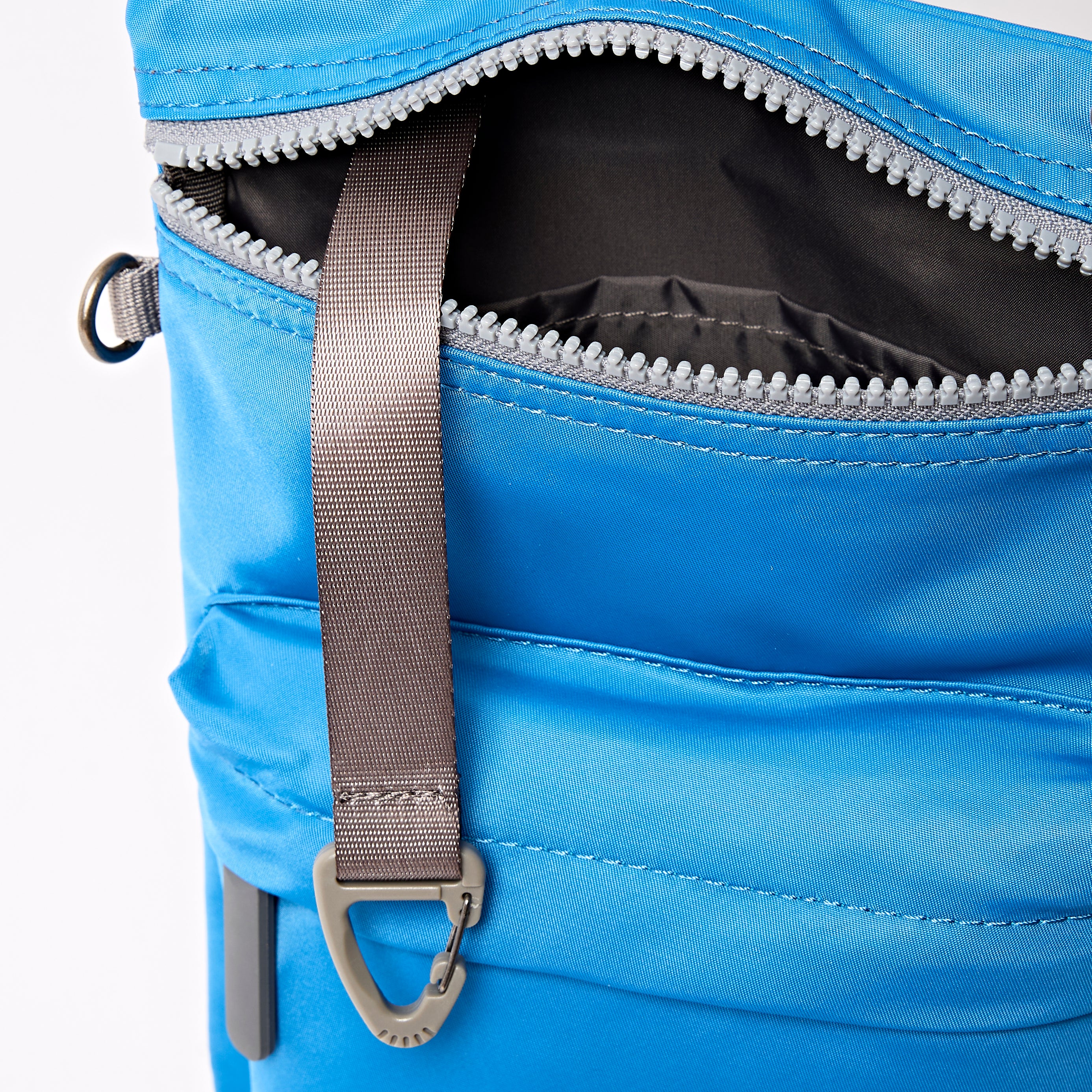 Roka London Chelsea B sling Malibu Blue Medium 0,6 liter