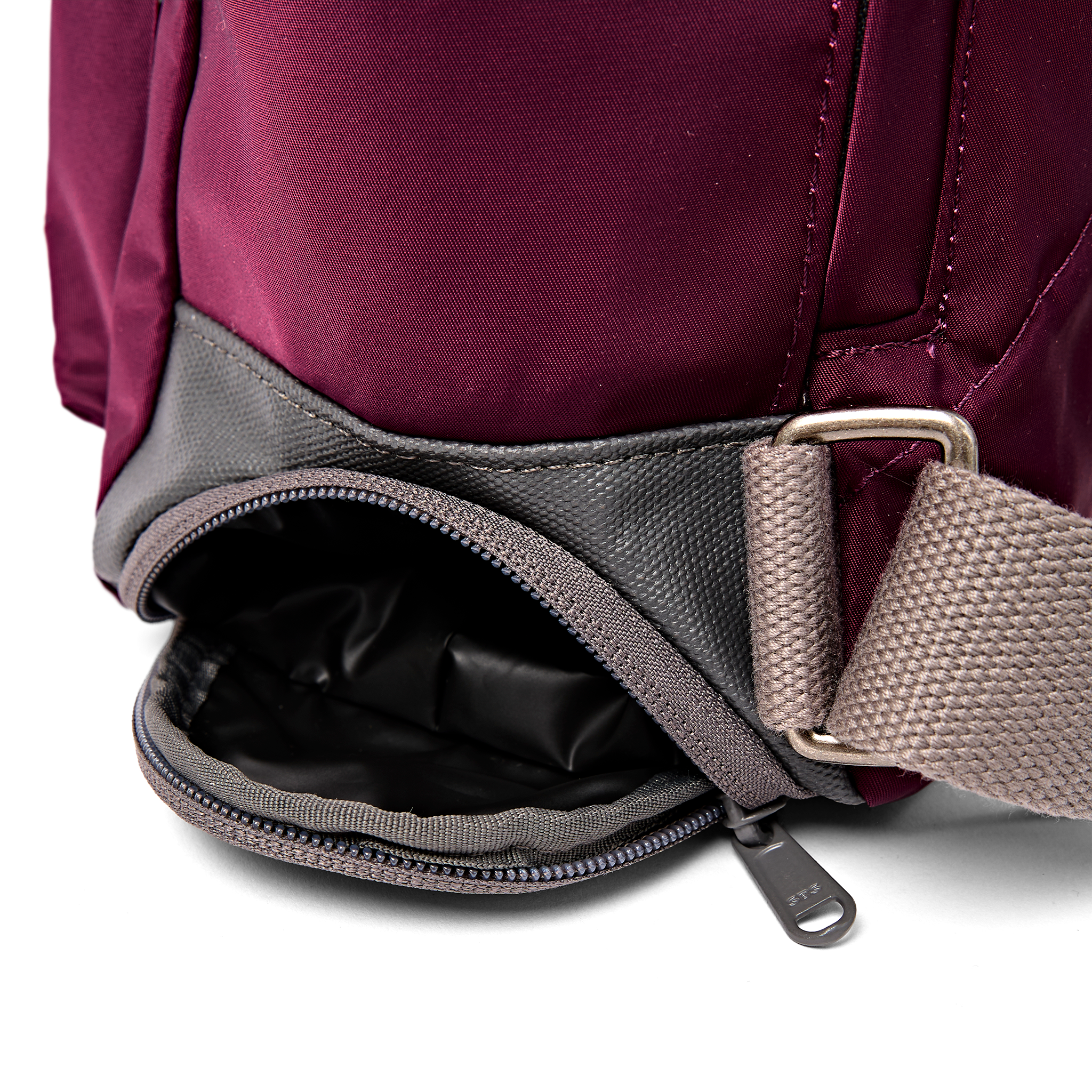 Roka London Bayswater ryggsekk royal burgundy medium paraply 14,6 l
