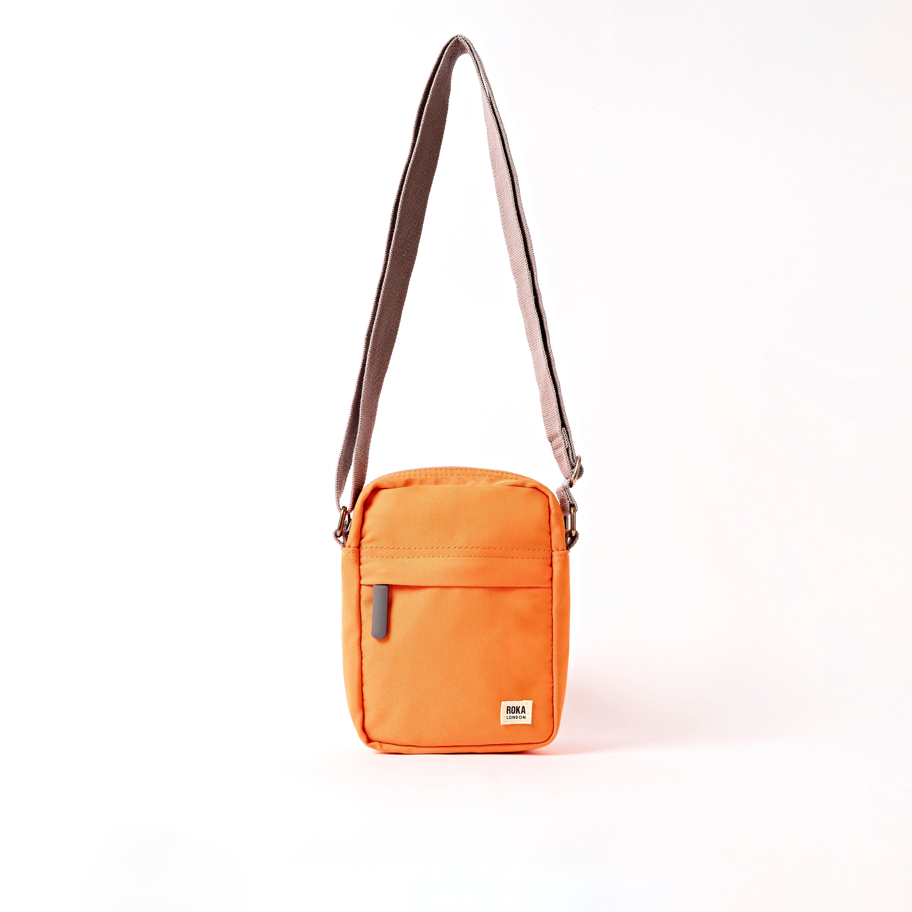 Roka London Bond Pocket crossbodyveske jaffa small værbestandig