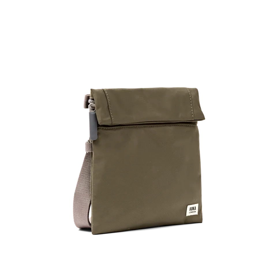 Roka London Stratford Small crossbody-veske army vanntett