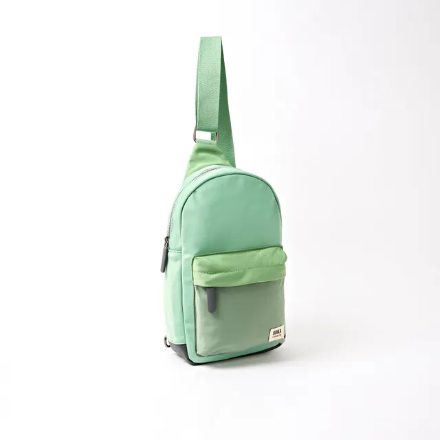 Roka London Willesden slingveske green tonal large 5 liter