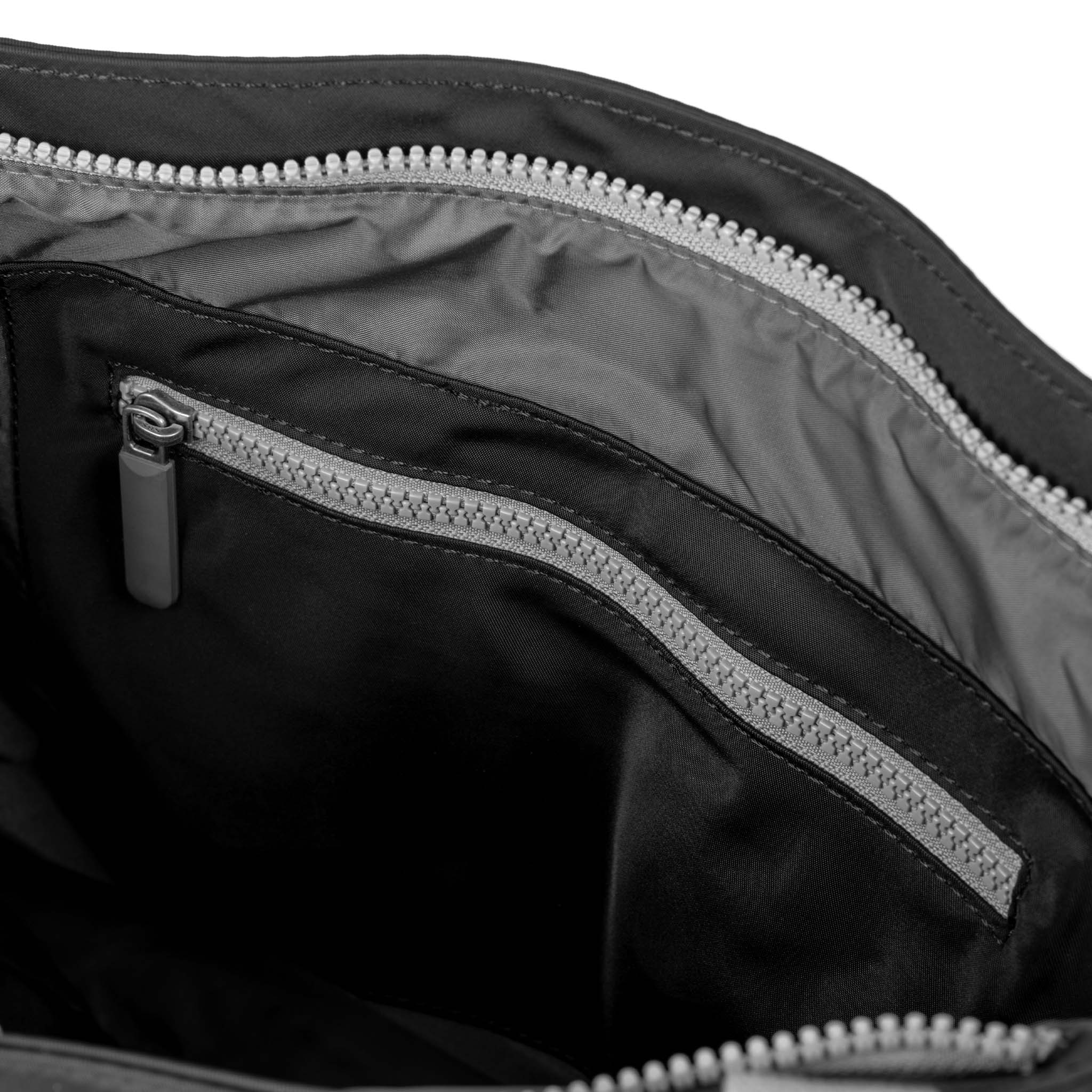 Roka London Moorgate messenger Medium Black PC-veske
