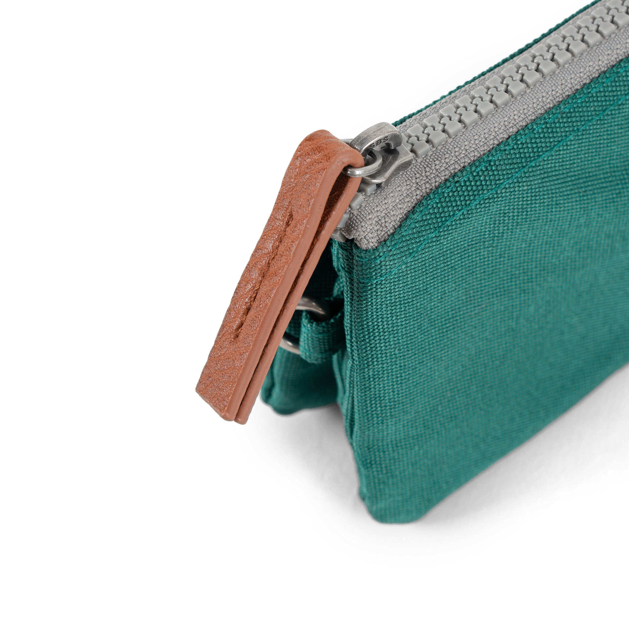 Roka London Carnaby lommebok small teal 0,2 liter