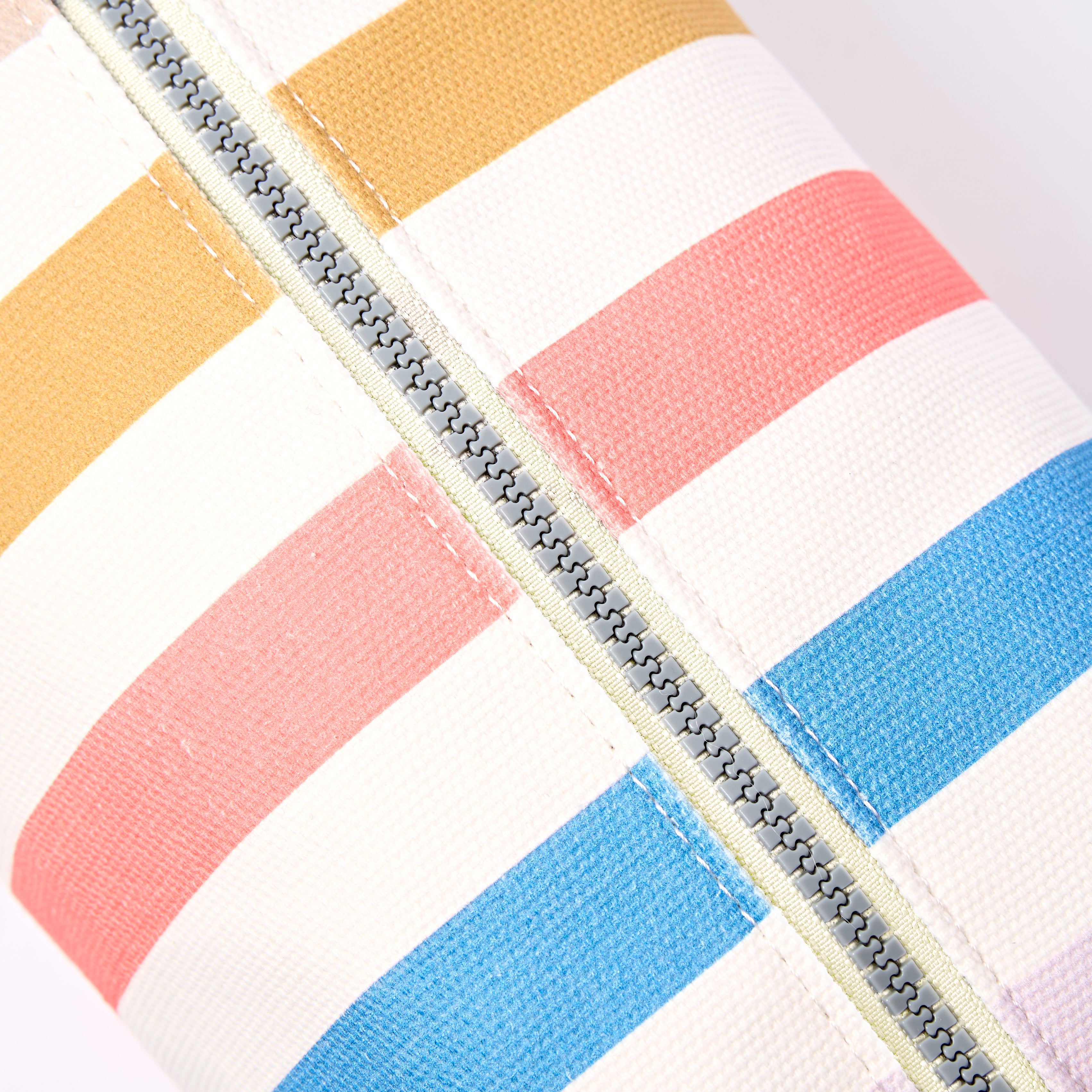 Roka London Maygrove toalettmappe pastel stripe small 4,8 L