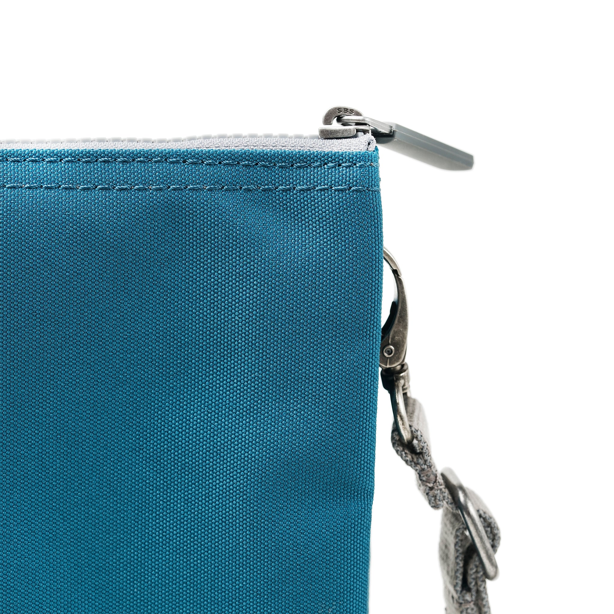 Roka London Carnaby XL skulderveske marine lommebok