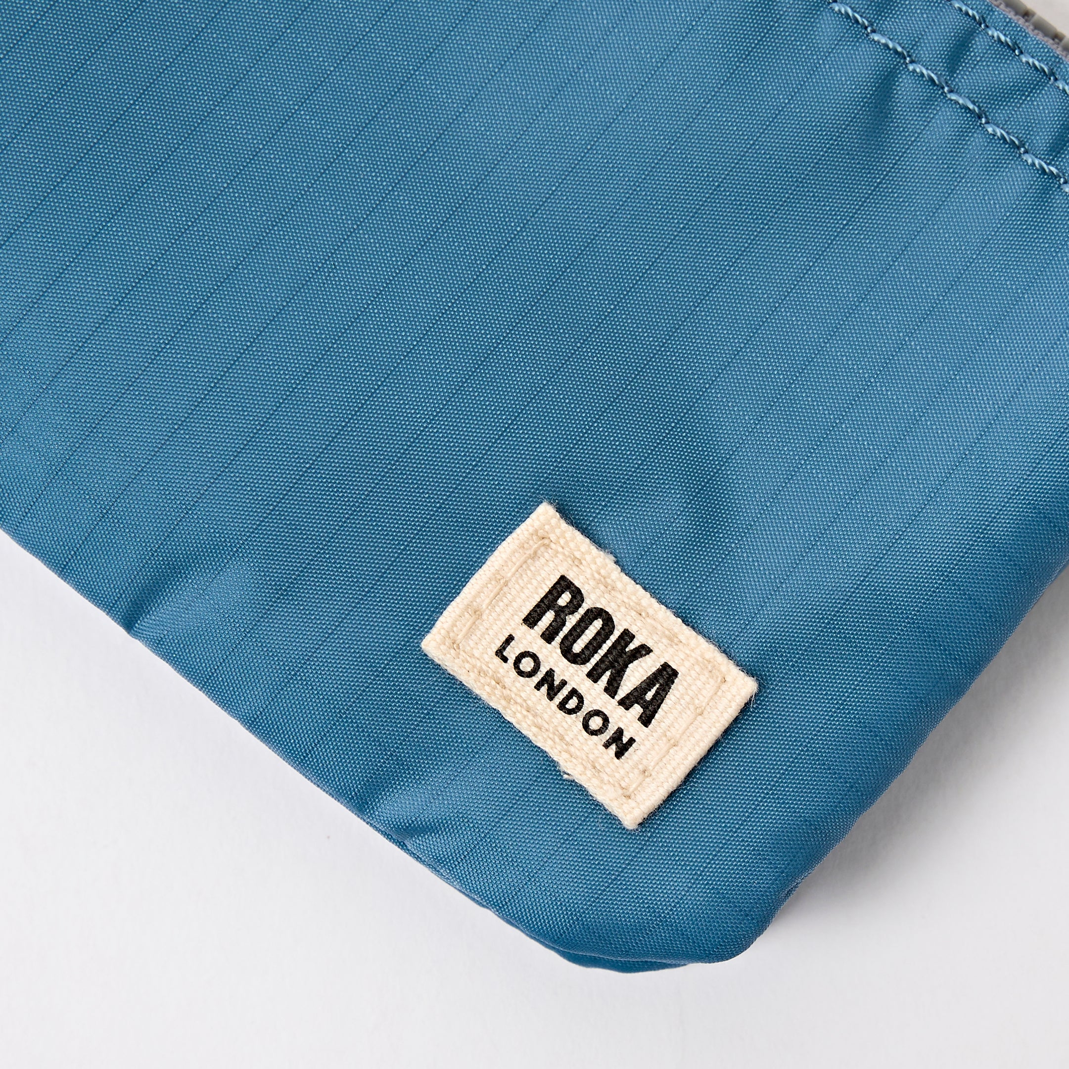 Roka London Carnaby Wallet lommebok retro blue small vanntett