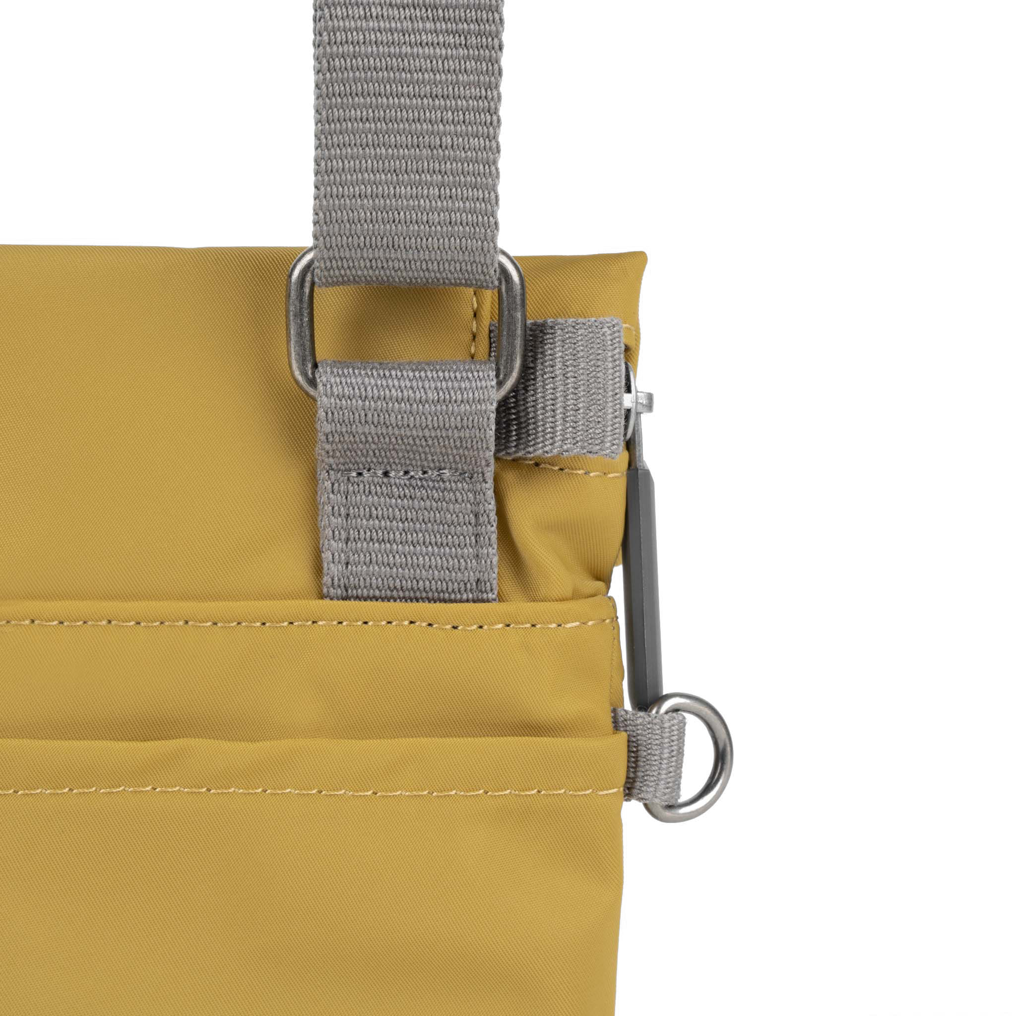 Roka London Stratford crossbody Small Corn resirkulert