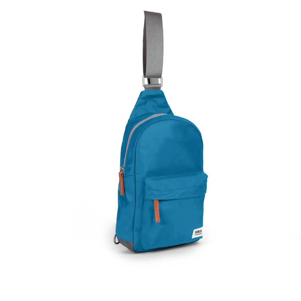 Roka London Willesden slingbag large 5 liter marineblå