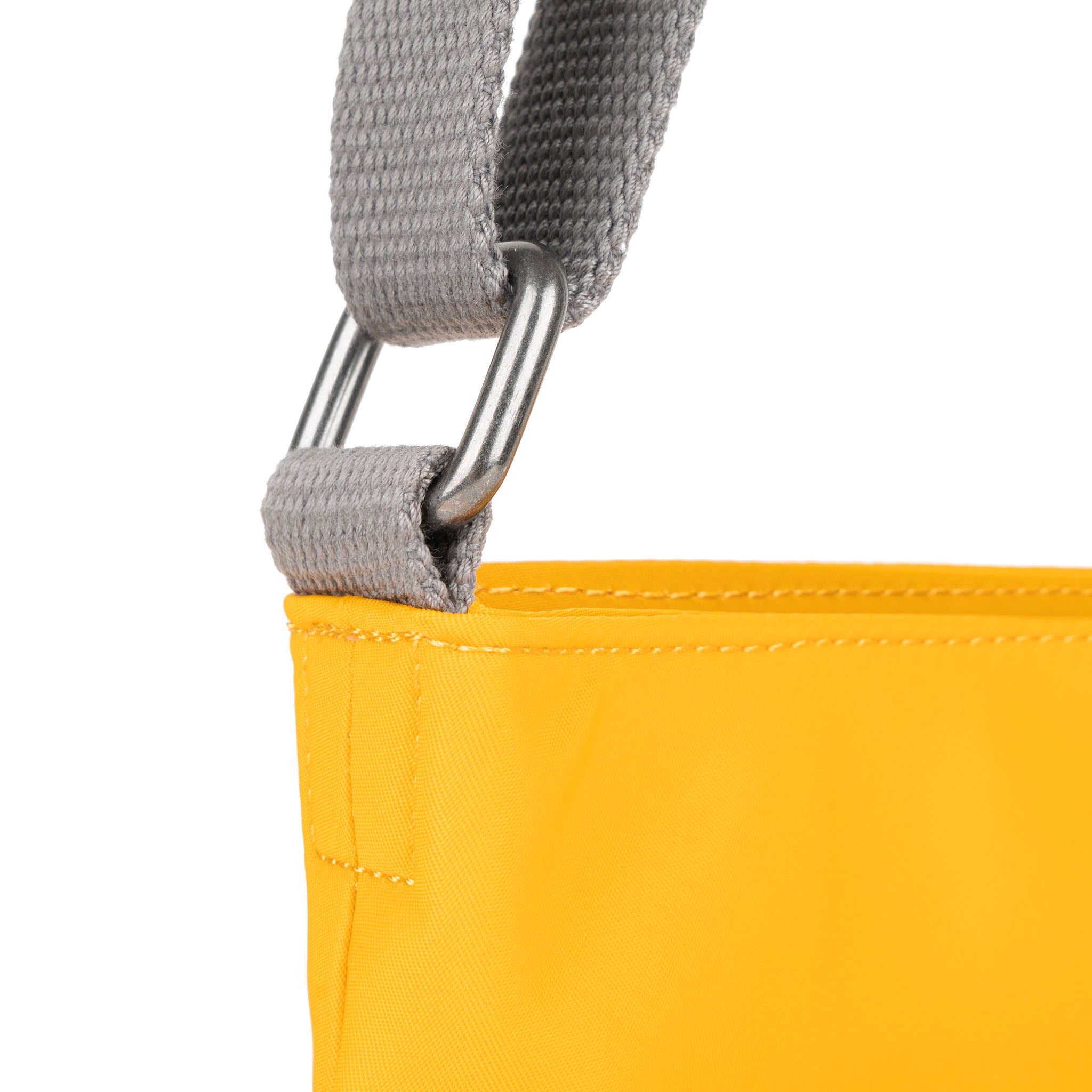 Roka London Kennington crossbody veske saffron medium 2,7 liter
