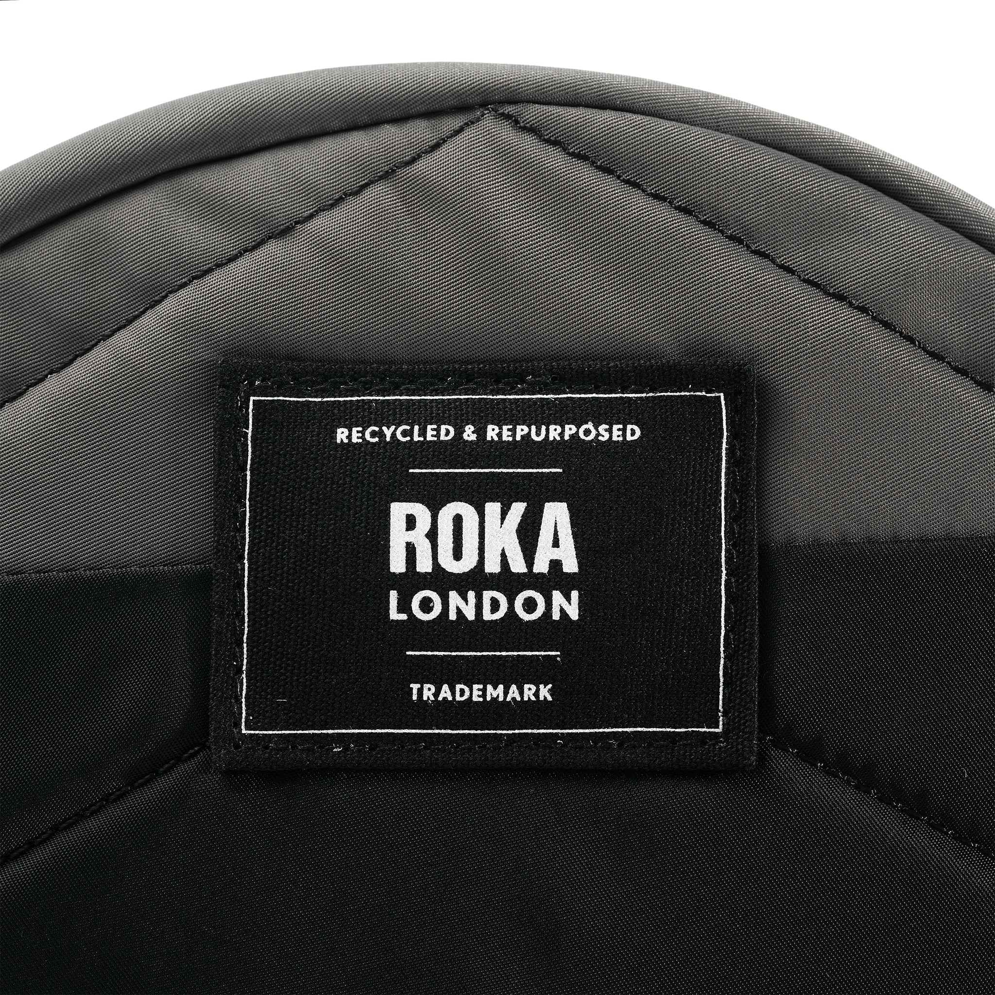 Roka London Paddington crossbody small svart/grå 4,1 liter