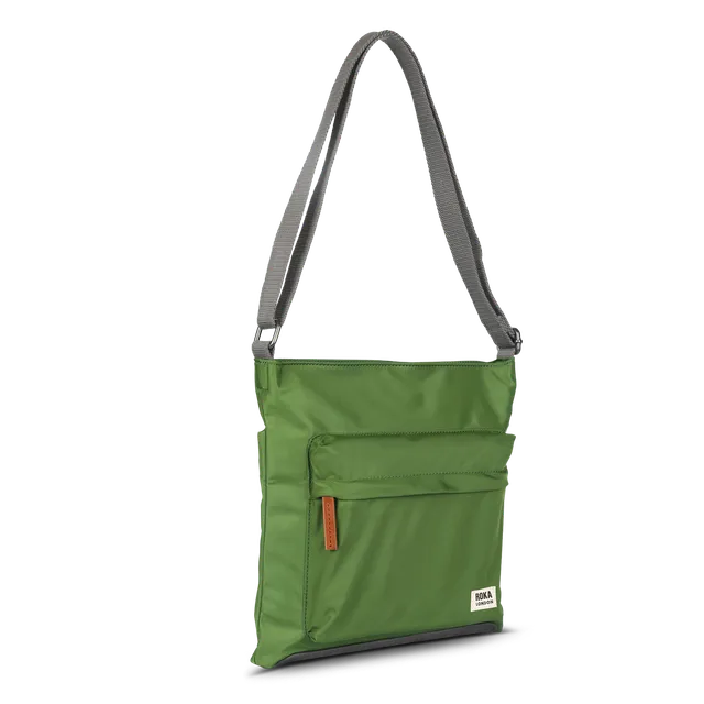 Roka London Kennington Medium crossbody avocado 2,7 l