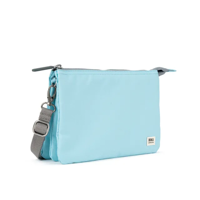 Roka London Carnaby XL crossbody veske Ice vannavstøtende