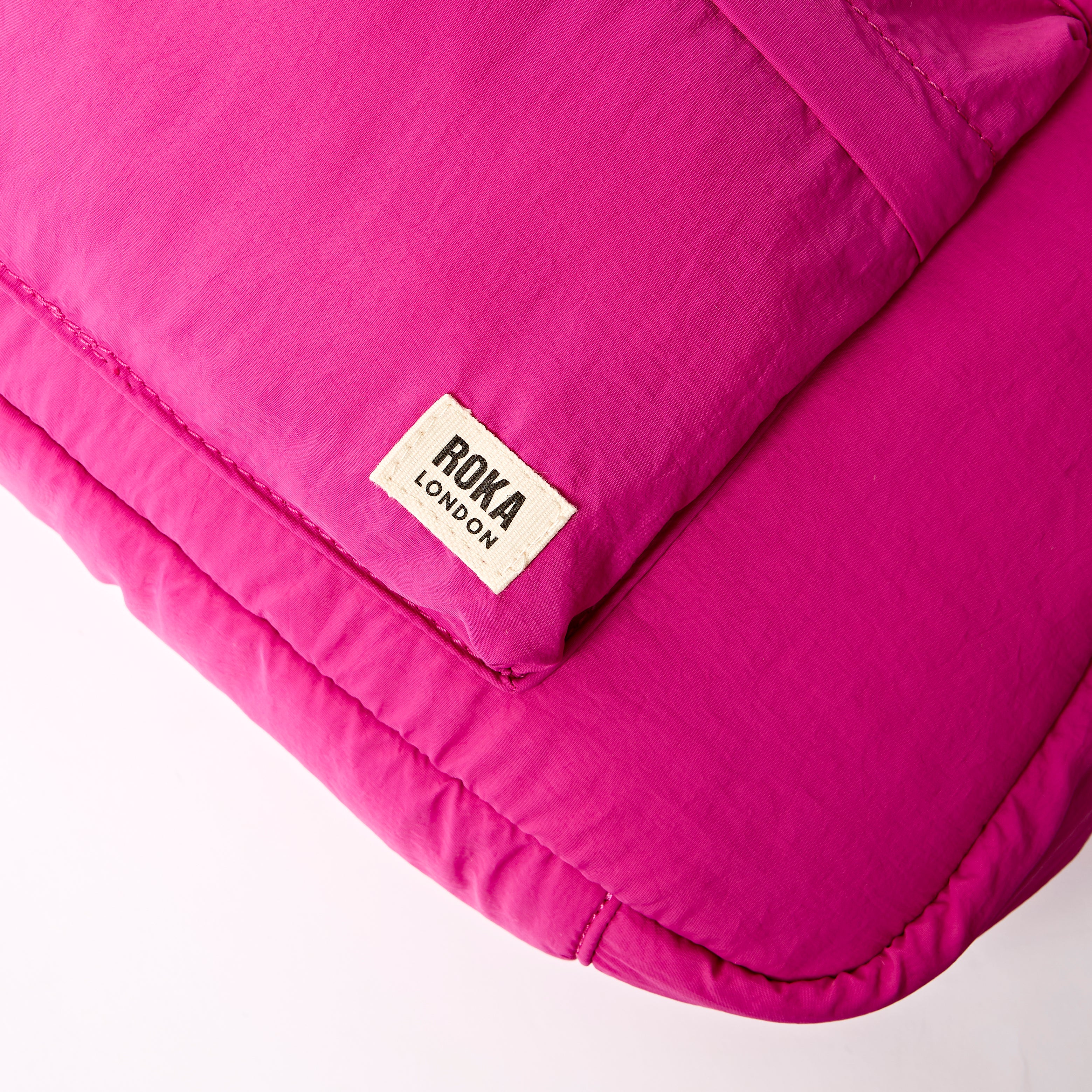 Roka London Belsize Very Berry skulderveske Medium vattert