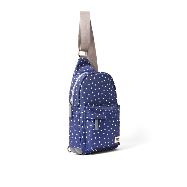 Roka London Willesden skulderveske large navy polka dot 5 liter