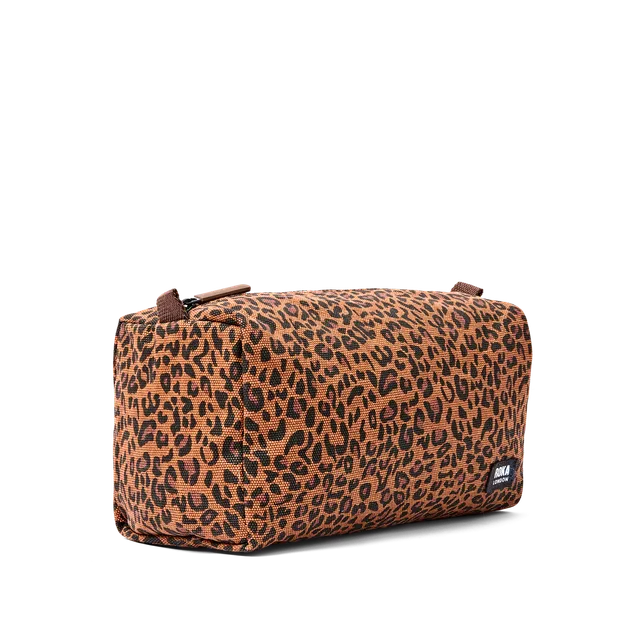 Roka London Maygrove toalettmappe leopard mini 4,8 liter
