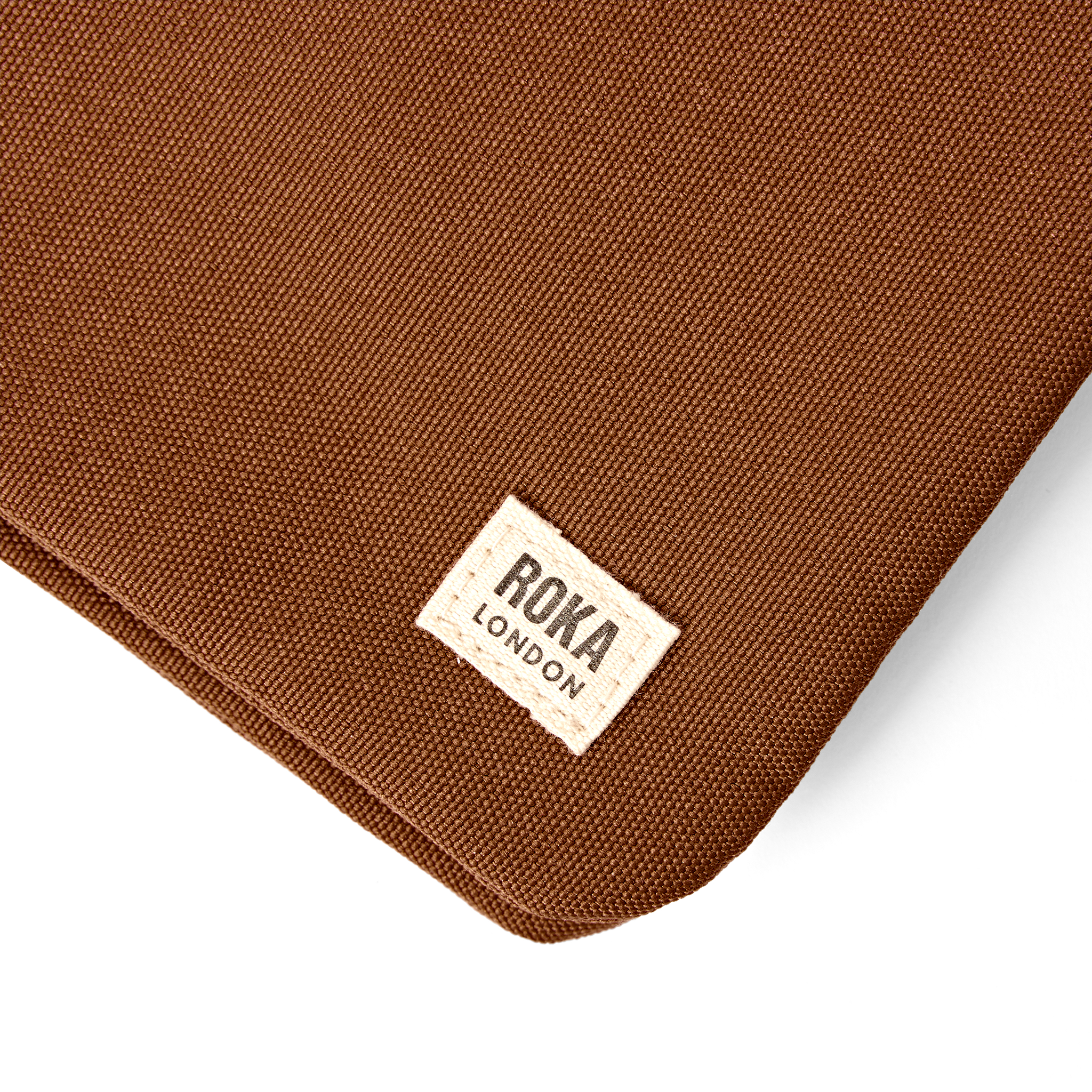 Roka London Carnaby XL crossbody Cinnamon 0,5 liter