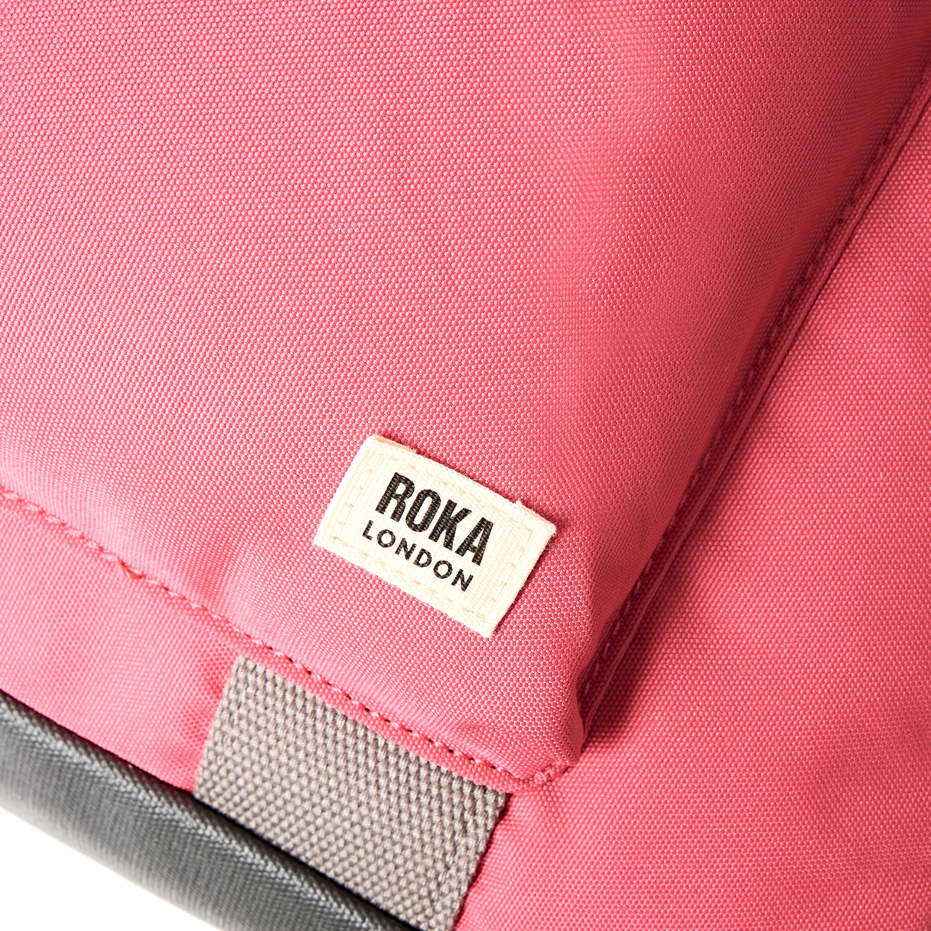 Roka London Gatwick duffelbag Pink Lemonade Small kabin