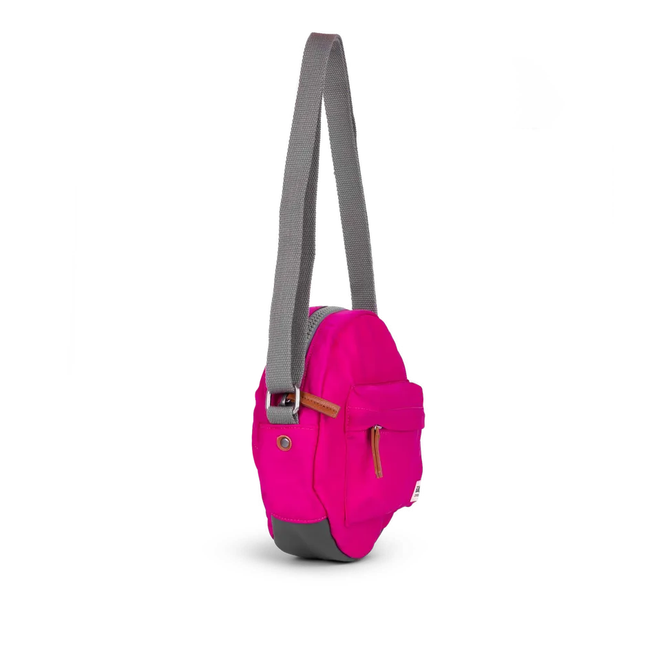Roka London Paddington Small skulderveske Candy rund