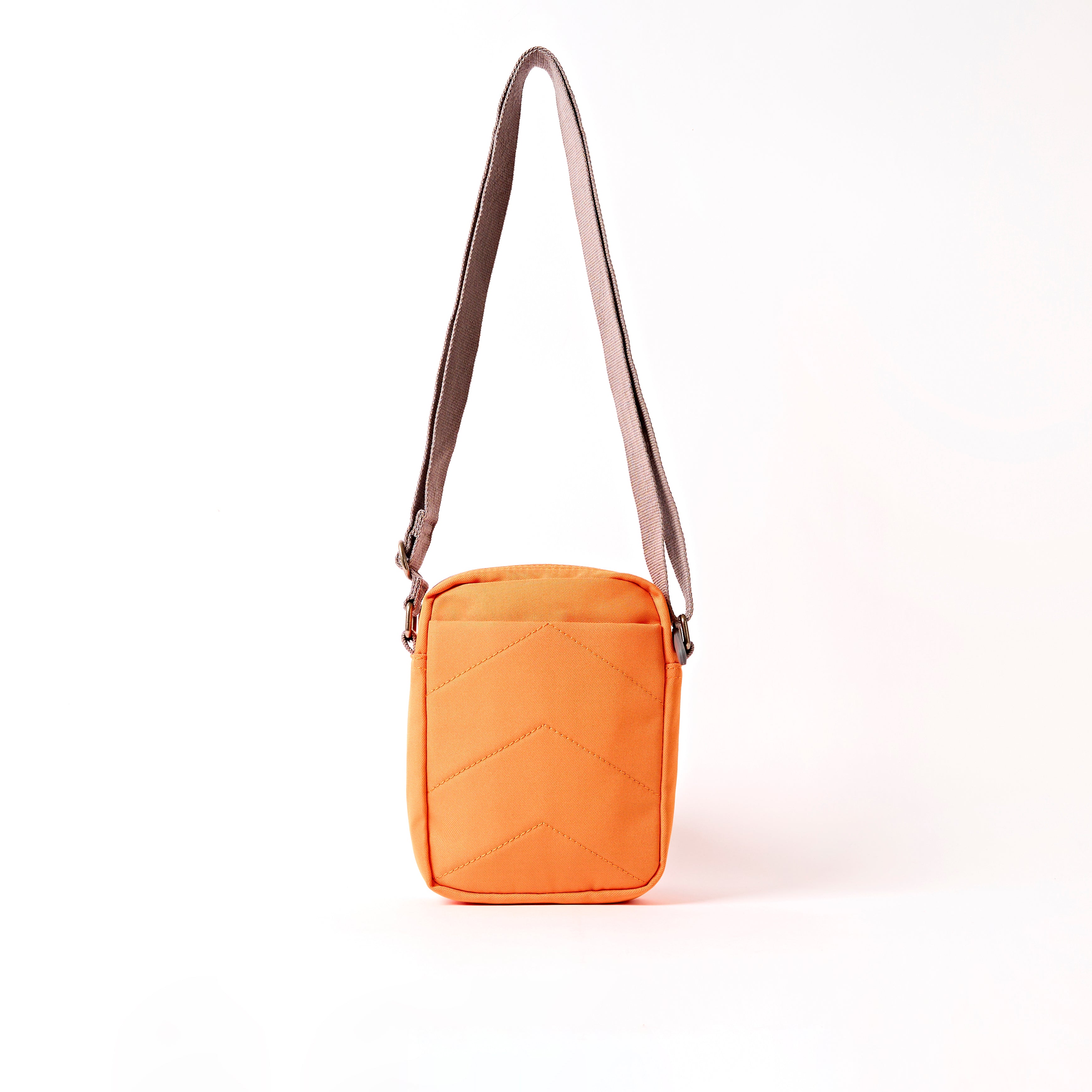 Roka London Bond Pocket crossbodyveske jaffa small værbestandig