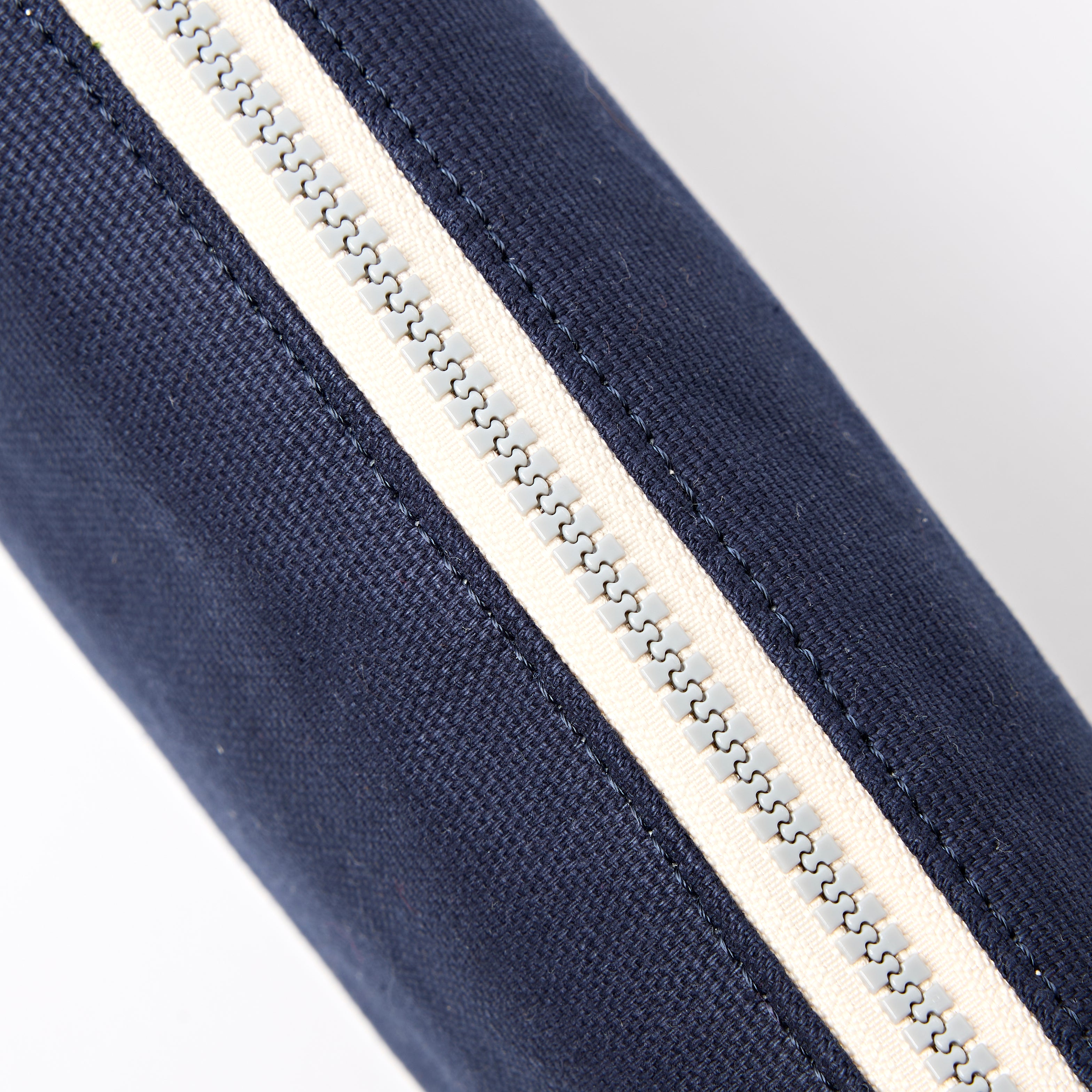 Roka London Maida Vale pouch Midnight Small vannavvisende