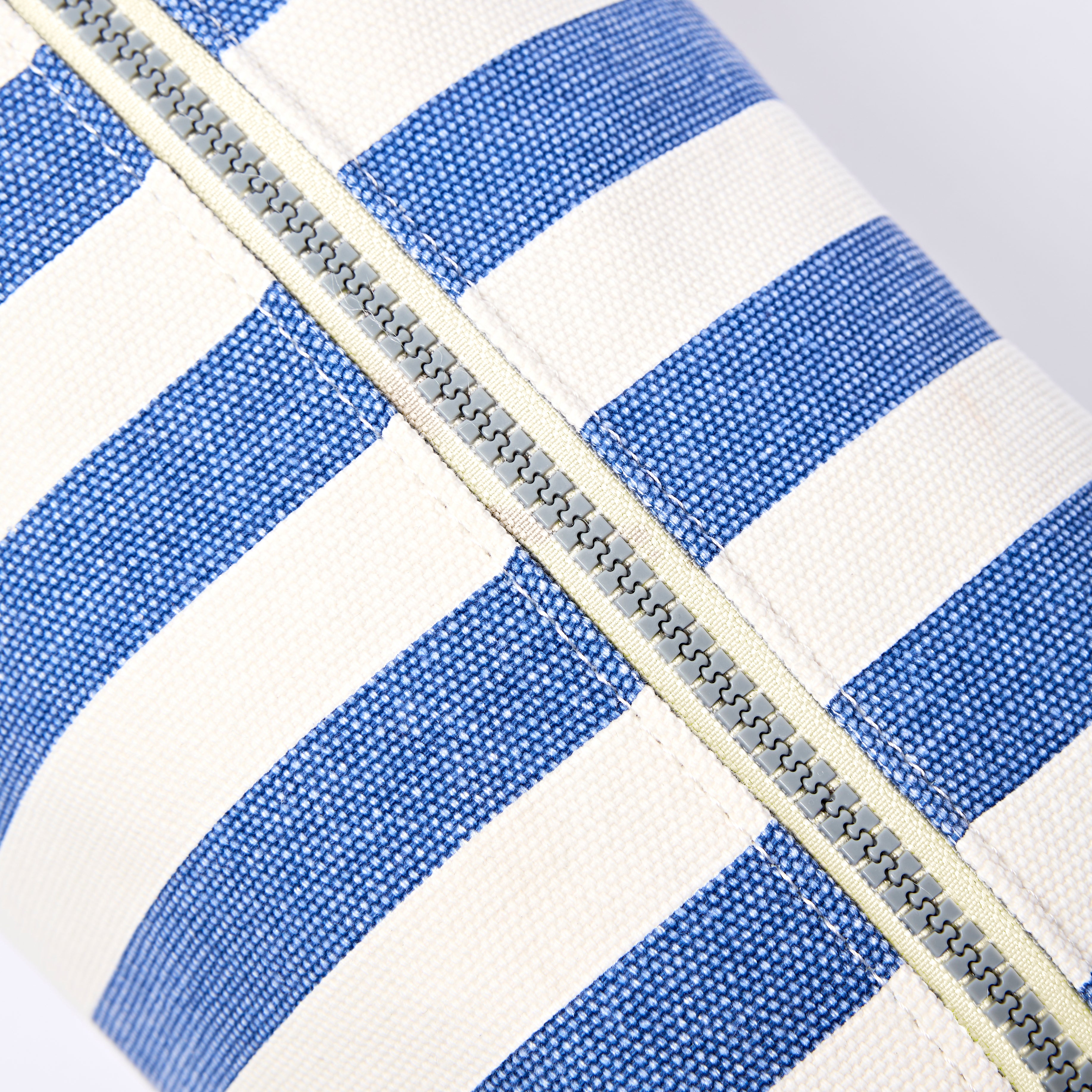 Roka London Maygrove toalettmappe small denim stripe